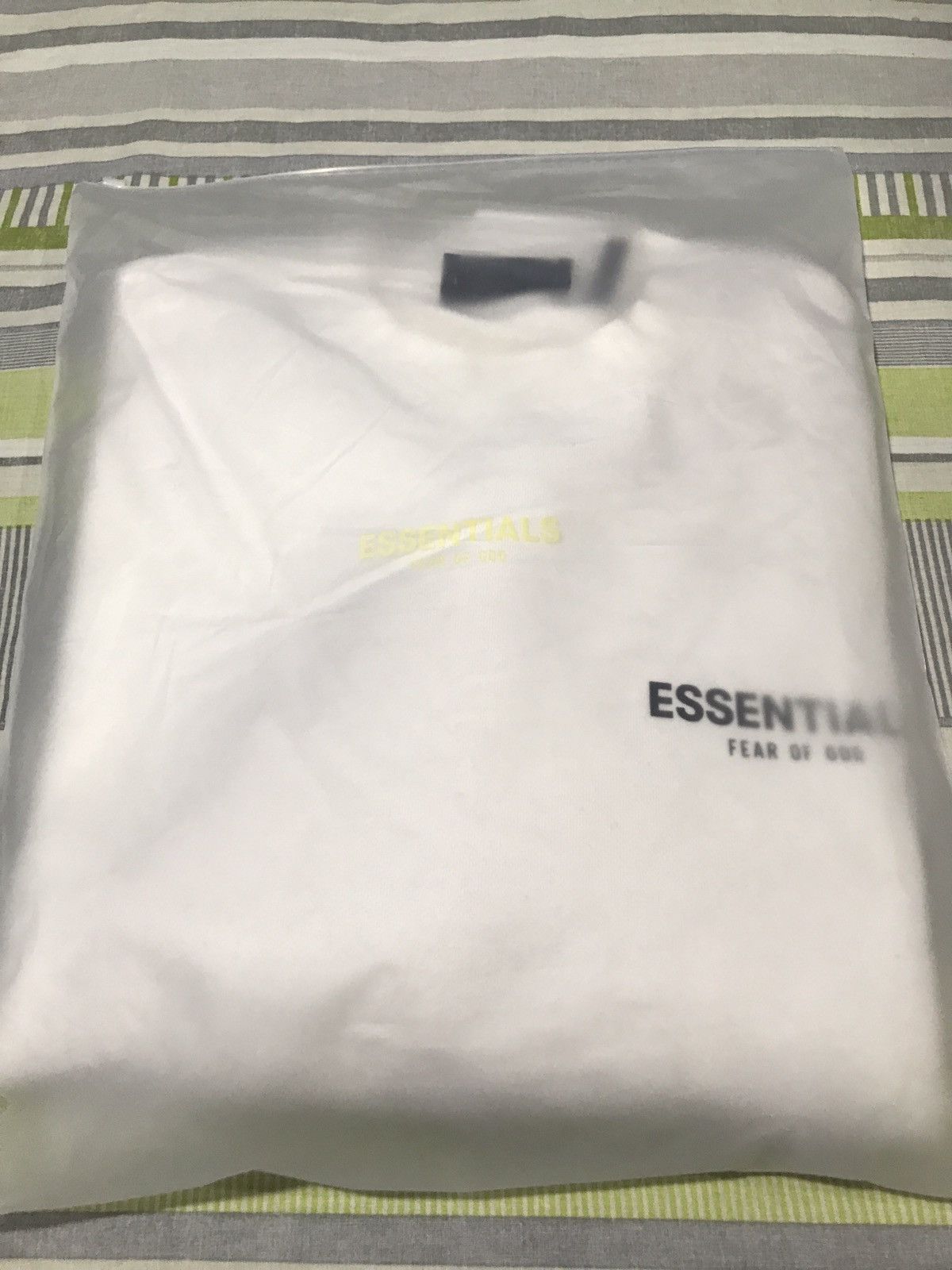 Essentials 2019 Fear of God Essentials Photo Crewneck White Size US XS / EU 42 / 0 - 8 Thumbnail