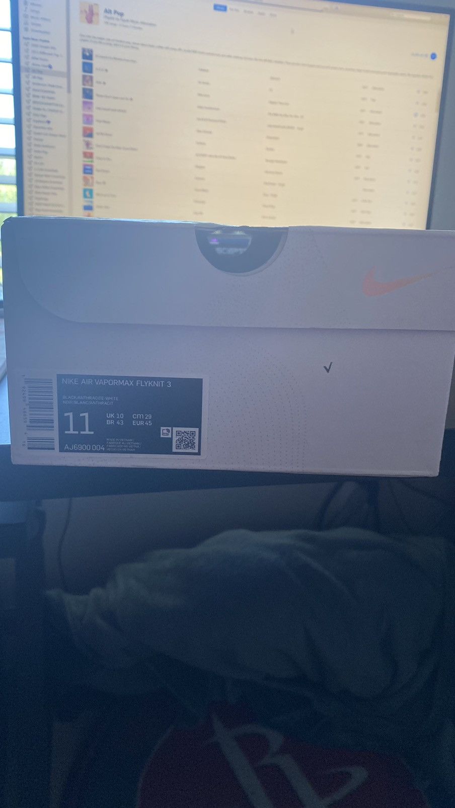 Nike Nike Vapormax Flyknits 3 Triple Black Size US 11 / EU 44 - 4 Thumbnail