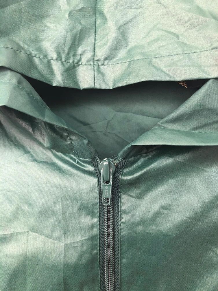 VINTAGE 90'S IZOD LACOSTE SUPER LIGHTWEIGHT WINDBREAKER