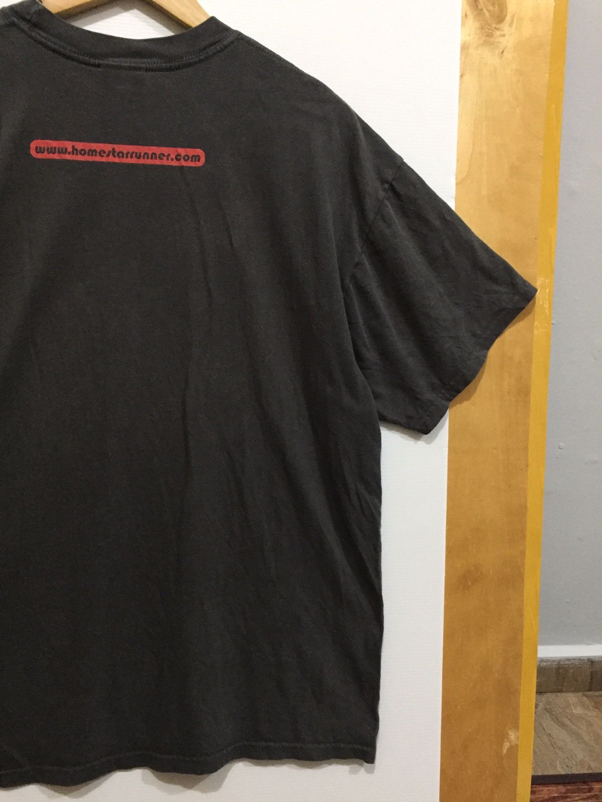 Vintage homestar runner Shirt / Hip Hop Style/ streetwear. Size US XL / EU 56 / 4 - 9 Thumbnail