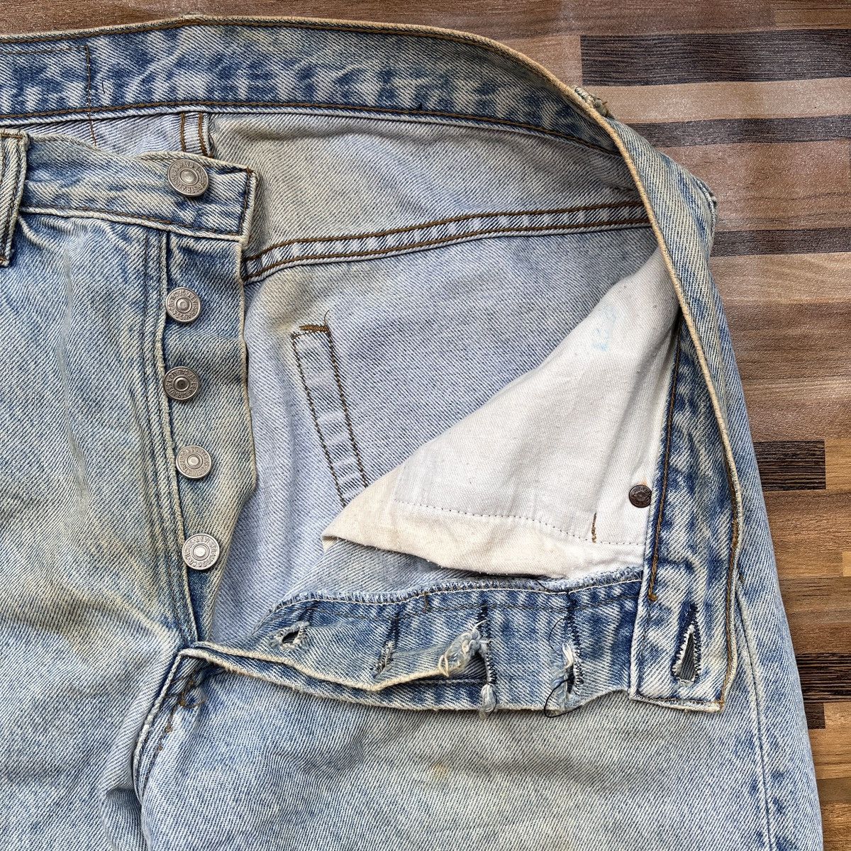 Levi's Vintage Clothing Ripped Levis 501 Vintage 1993 Straight Cut Made In USA Size US 32 / EU 48 - 8 Thumbnail
