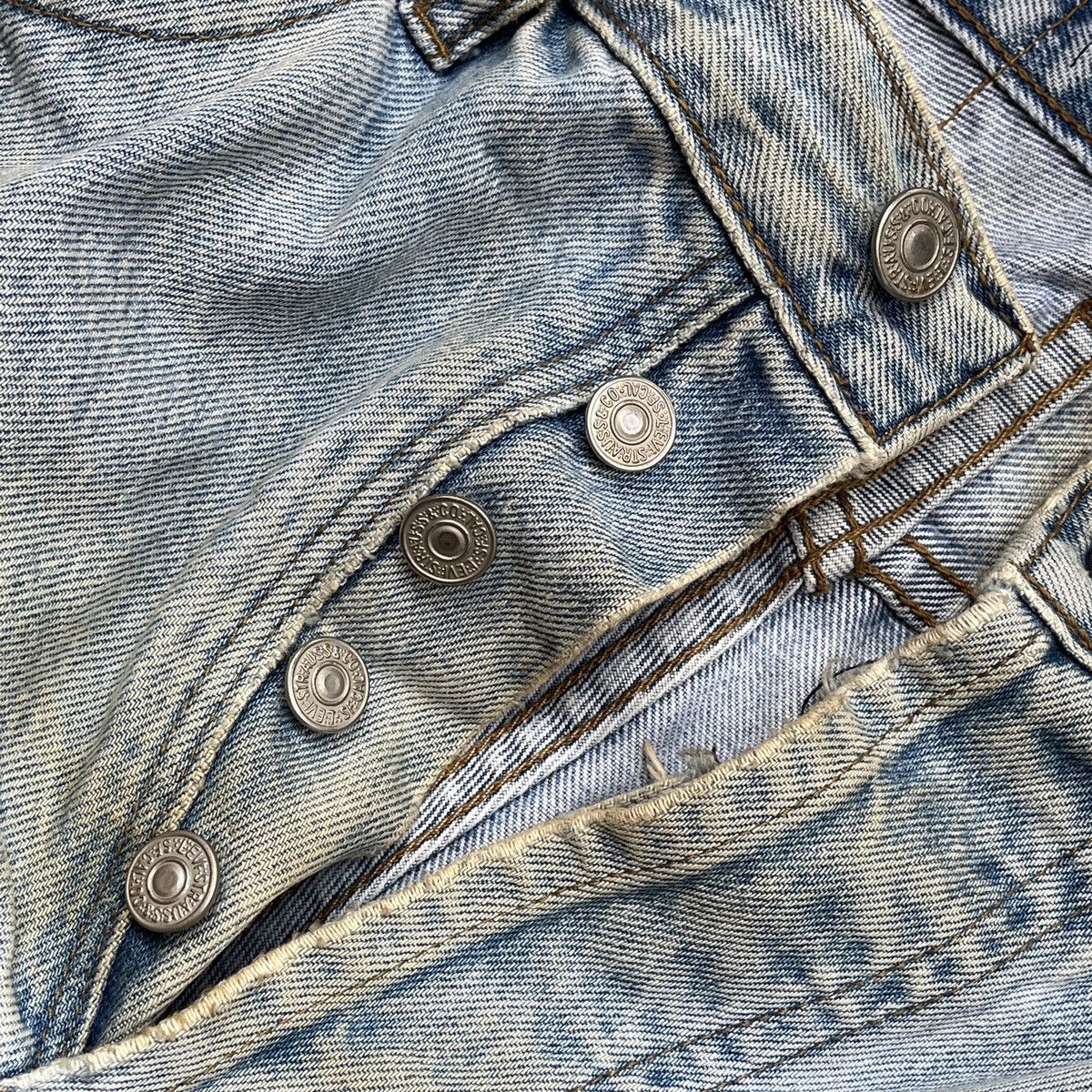 Levi's Vintage Clothing Ripped Levis 501 Vintage 1993 Straight Cut Made In USA Size US 32 / EU 48 - 13 Thumbnail