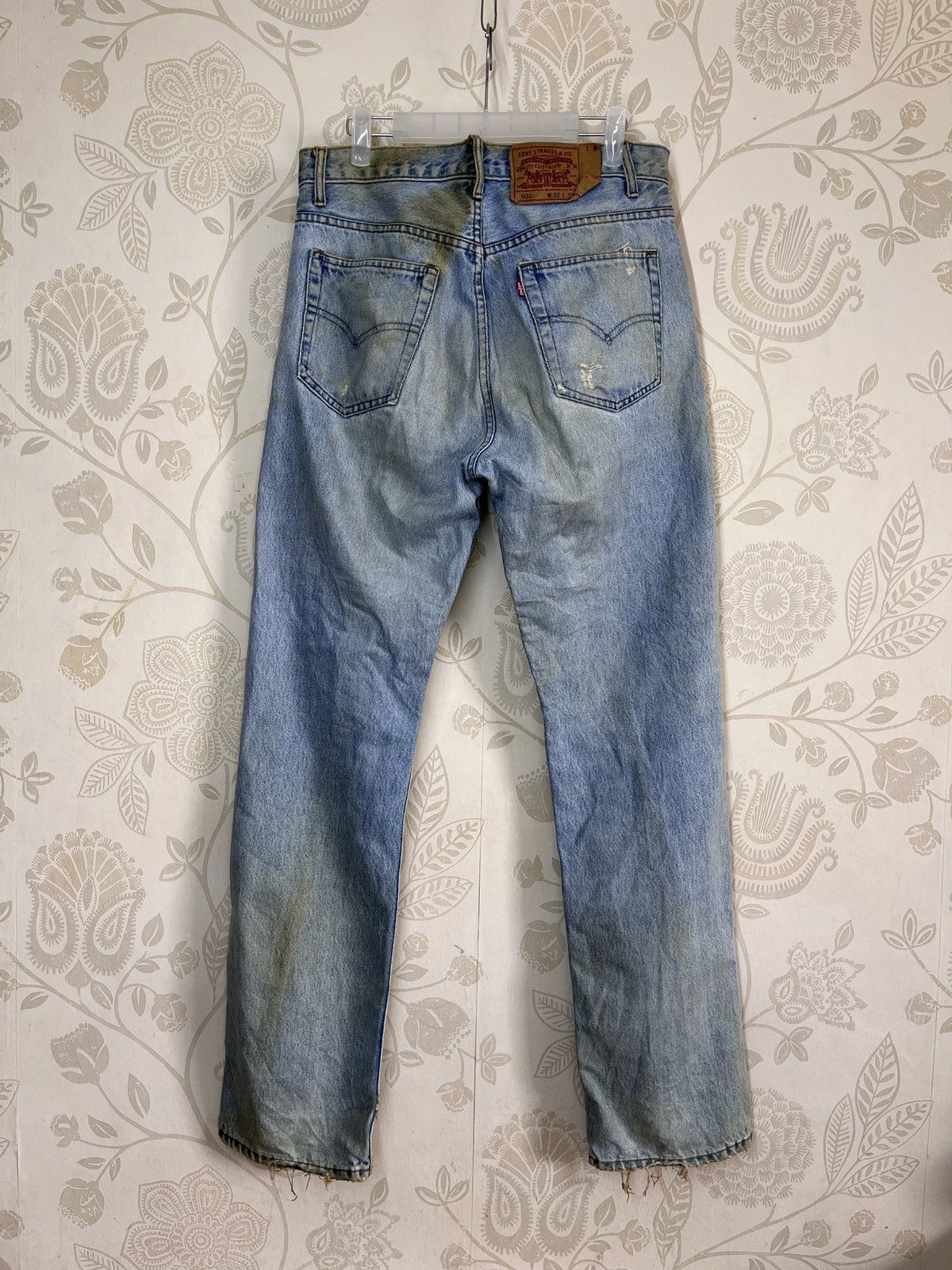 Levi's Vintage Clothing Ripped Levis 501 Vintage 1993 Straight Cut Made In USA Size US 32 / EU 48 - 2 Thumbnail