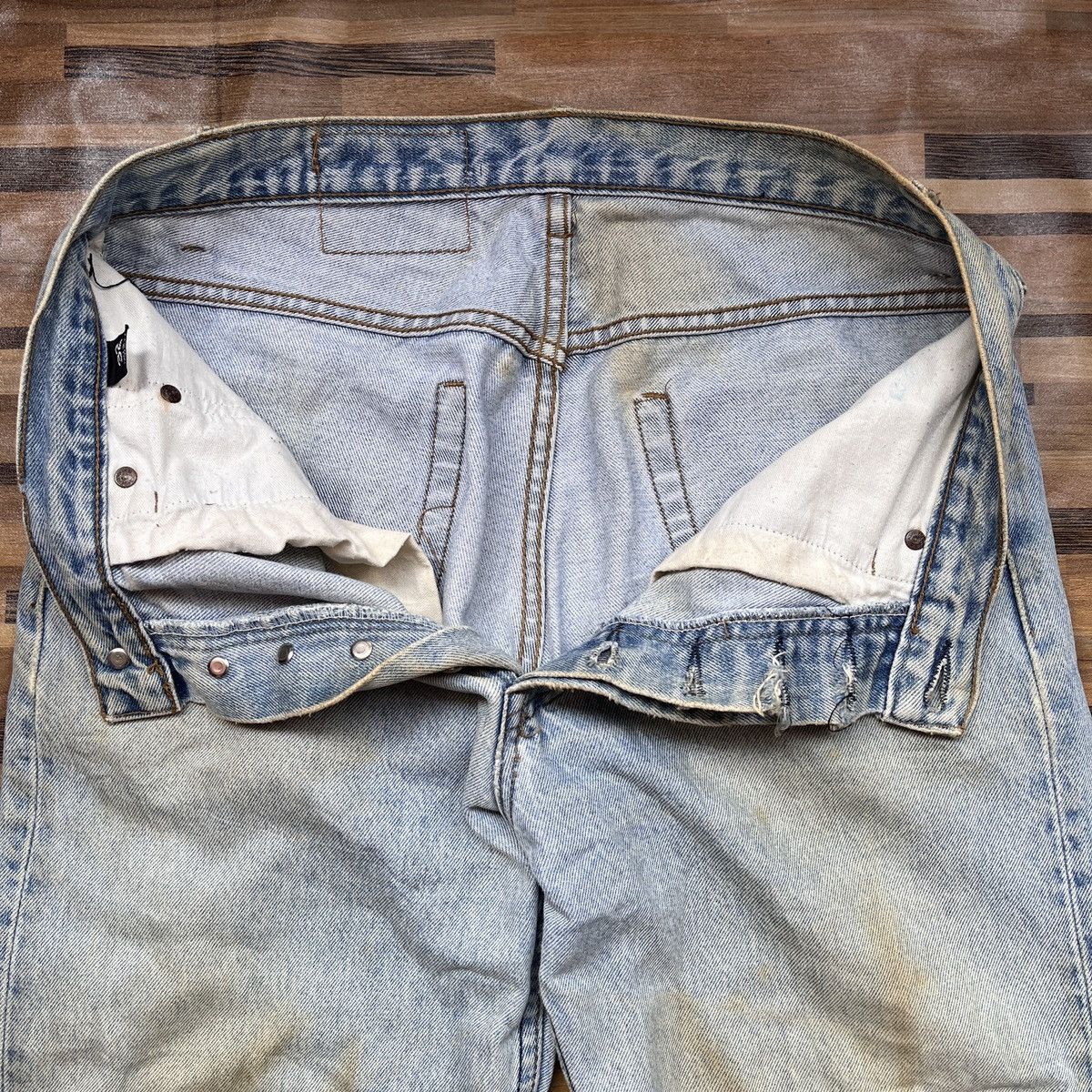 Levi's Vintage Clothing Ripped Levis 501 Vintage 1993 Straight Cut Made In USA Size US 32 / EU 48 - 11 Thumbnail
