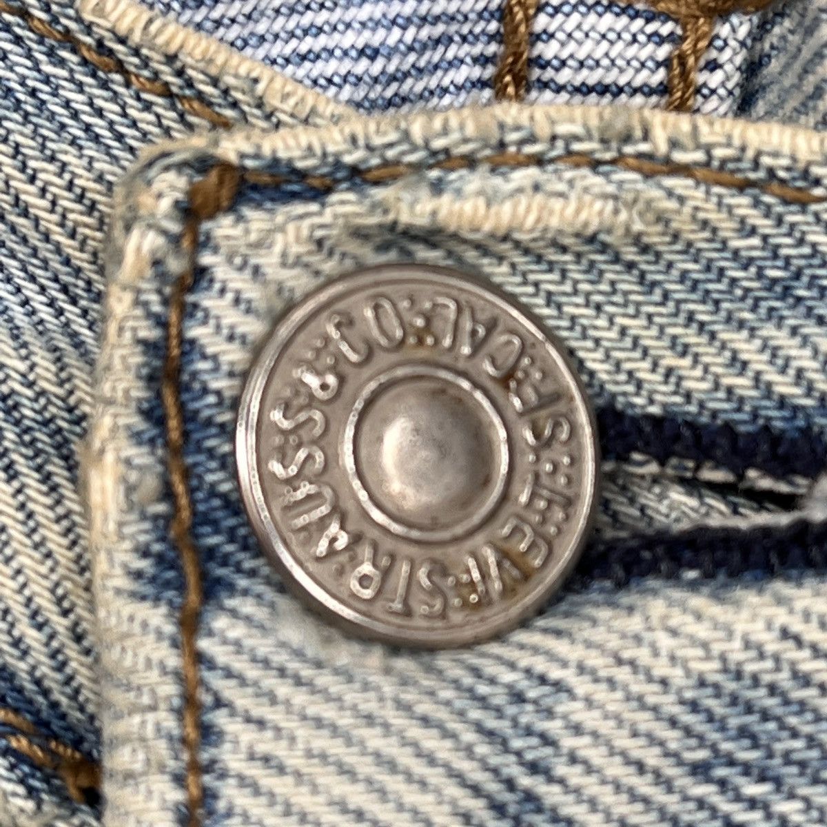Levi's Vintage Clothing Ripped Levis 501 Vintage 1993 Straight Cut Made In USA Size US 32 / EU 48 - 6 Thumbnail