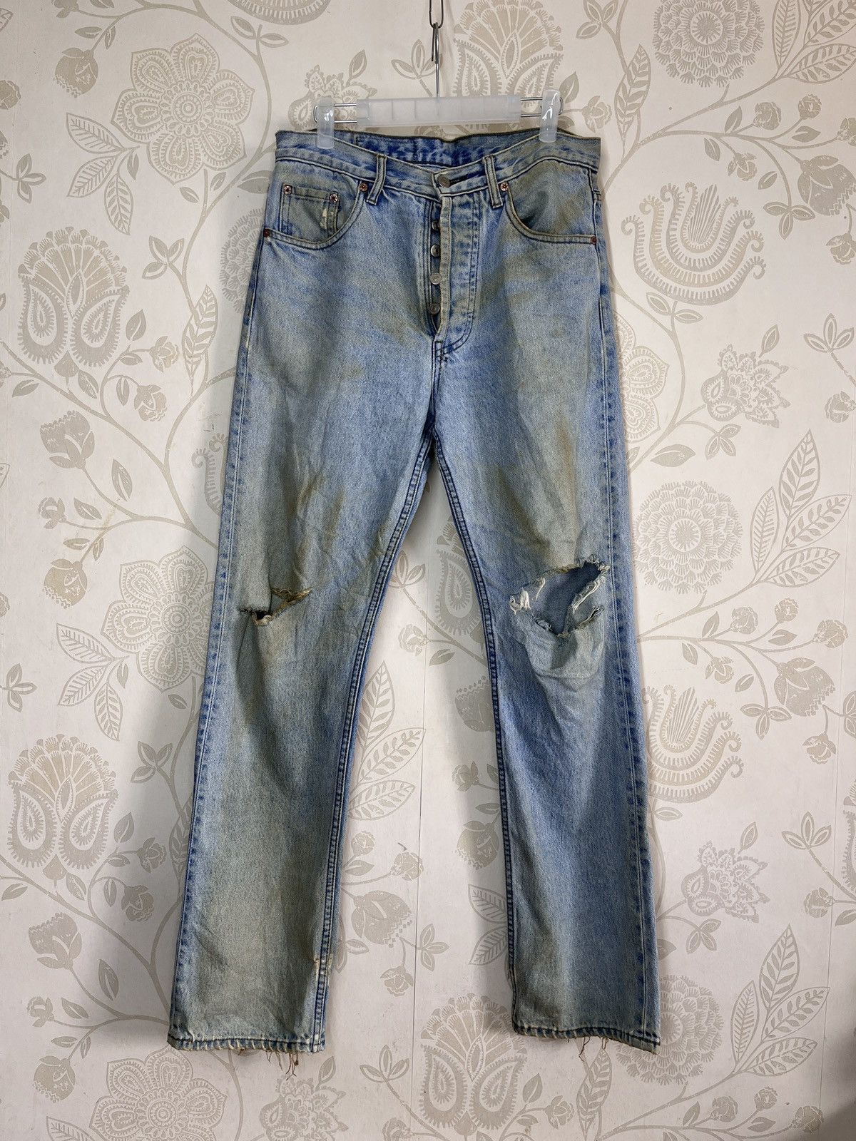 Levi's Vintage Clothing Ripped Levis 501 Vintage 1993 Straight Cut Made In USA Size US 32 / EU 48 - 1 Thumbnail