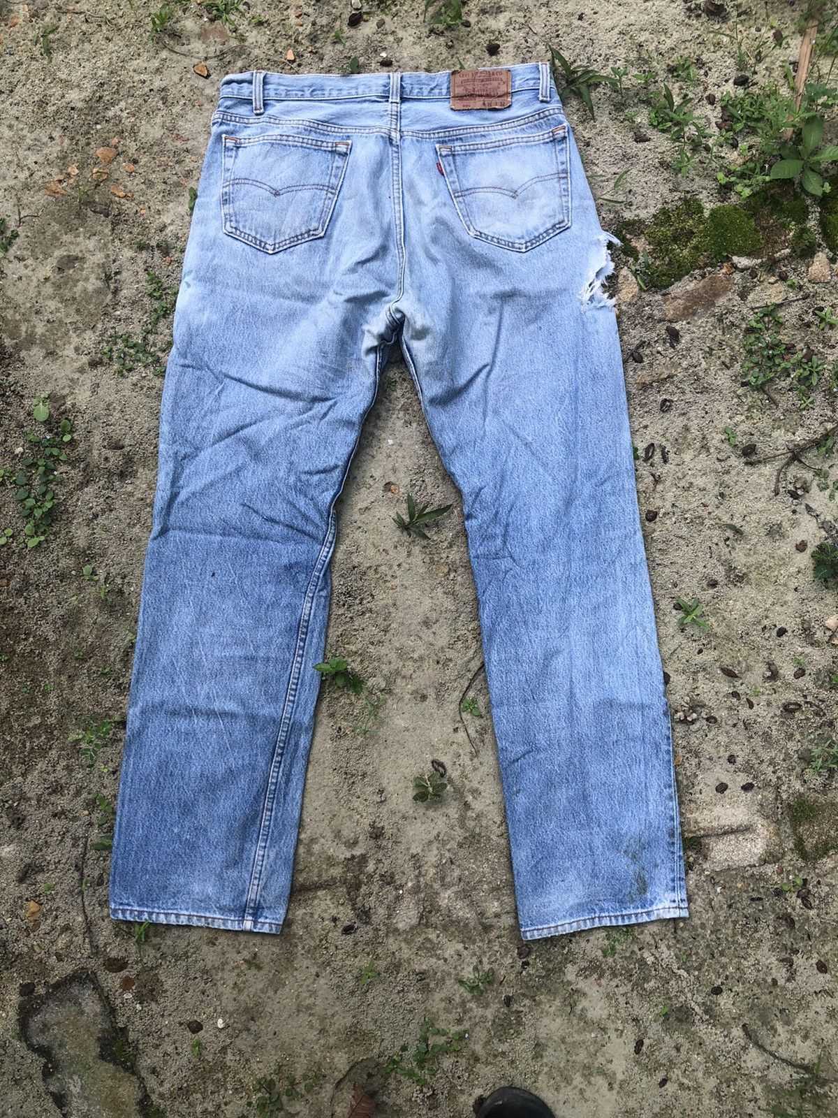 Beauty Beast × Levi's Vintage 80s / 90s Levis’s 501 ripped jeans Size US 35 - 2 Thumbnail