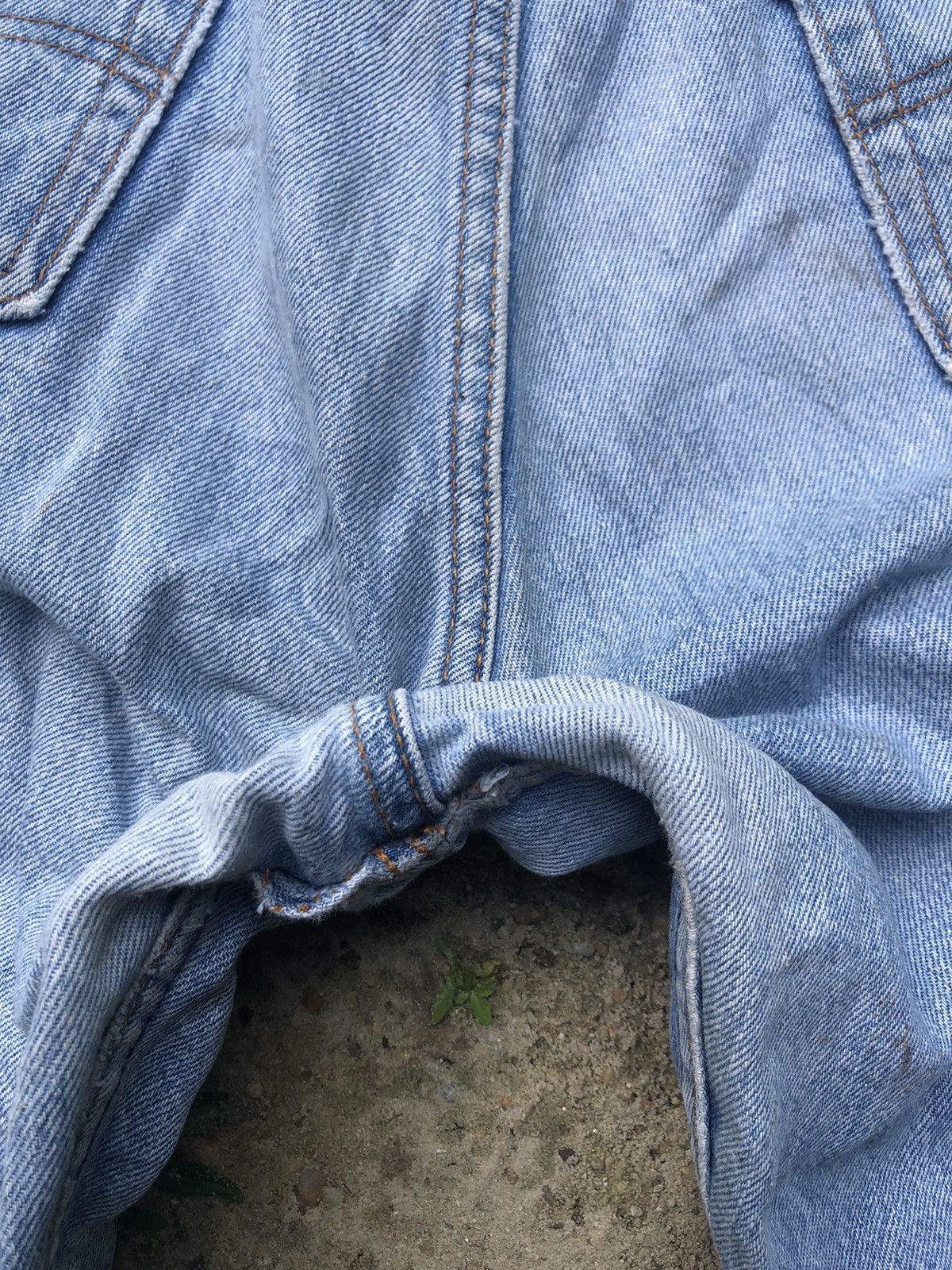 Beauty Beast × Levi's Vintage 80s / 90s Levis’s 501 ripped jeans Size US 35 - 8 Thumbnail