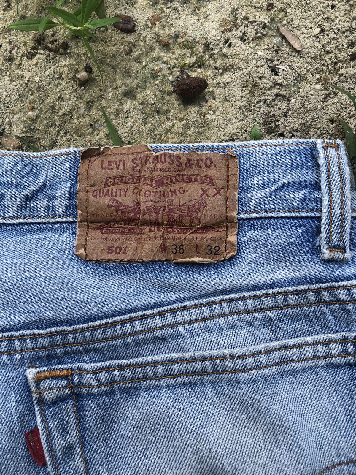 Beauty Beast × Levi's Vintage 80s / 90s Levis’s 501 ripped jeans Size US 35 - 3 Thumbnail