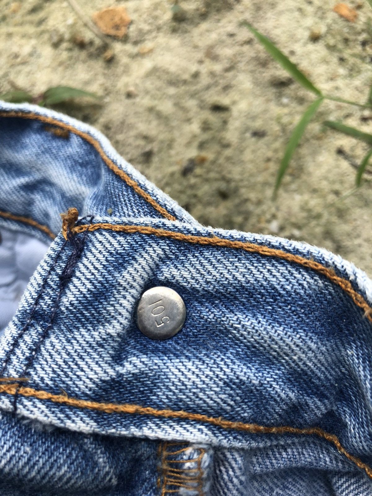 Beauty Beast × Levi's Vintage 80s / 90s Levis’s 501 ripped jeans Size US 35 - 10 Thumbnail