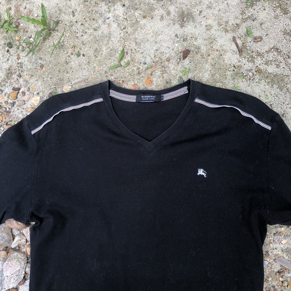Black Label × Burberry Burberry black label V neck tee Size M / US 6-8 / IT 42-44 - 2 Thumbnail
