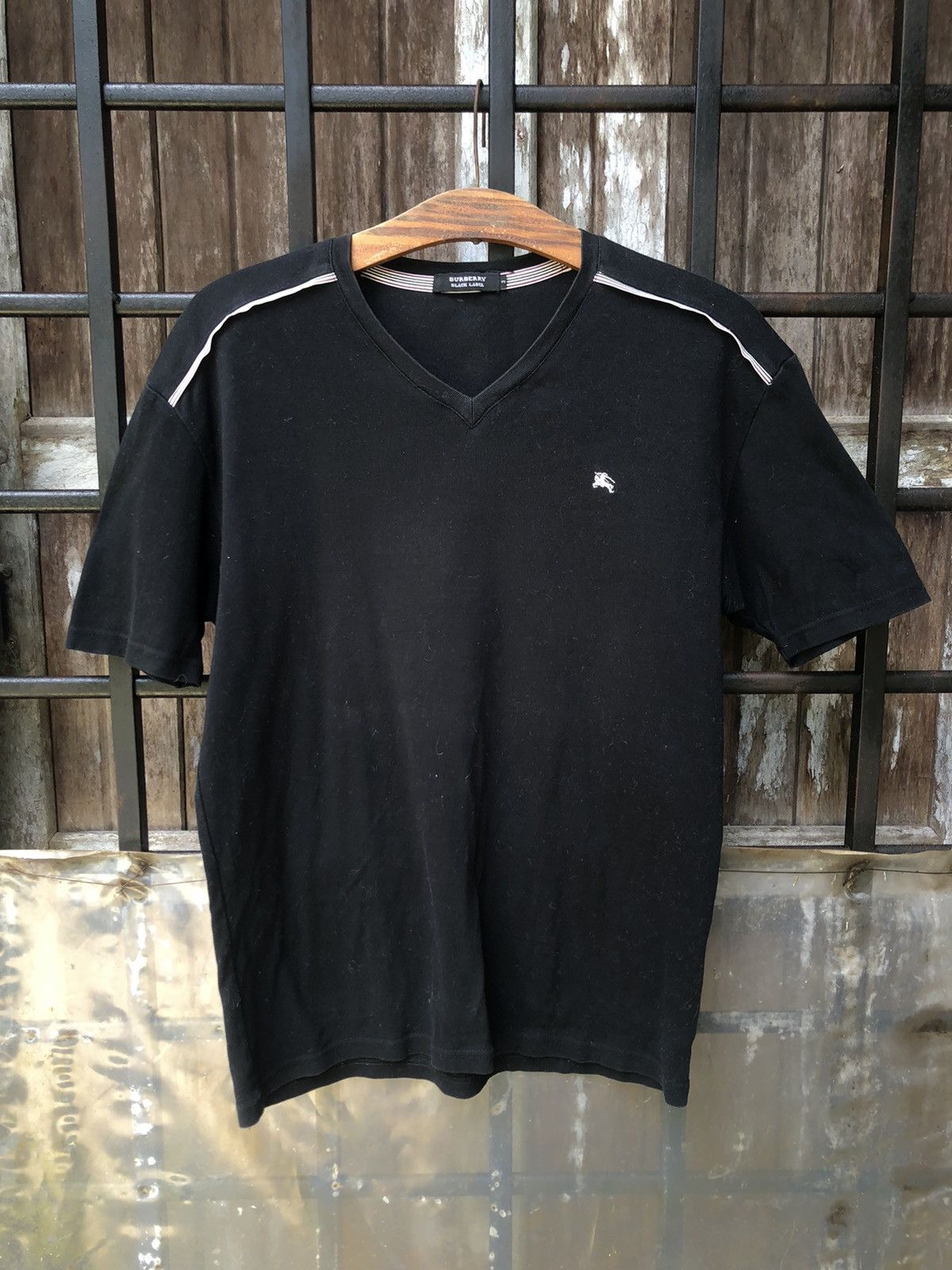 Black Label × Burberry Burberry black label V neck tee Size M / US 6-8 / IT 42-44 - 3 Thumbnail