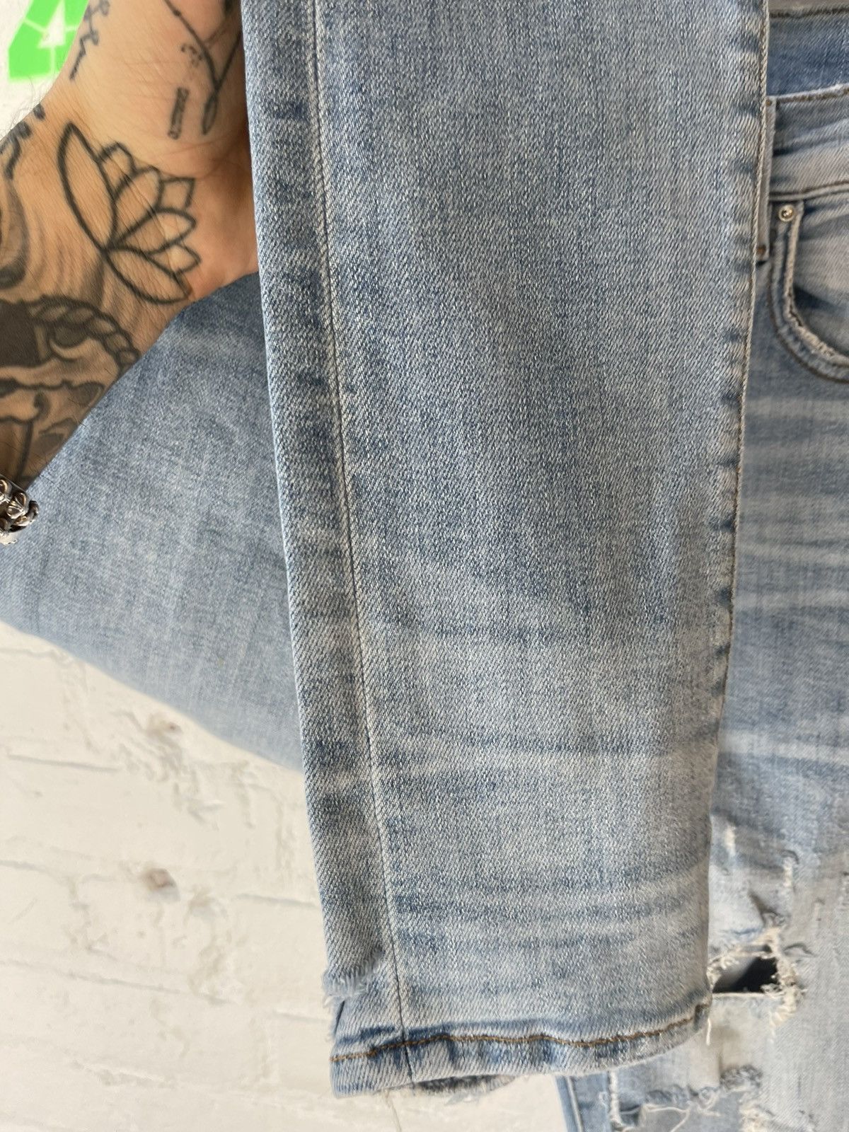 Amiri Light Blue Distressed Skinny jeans sz 29