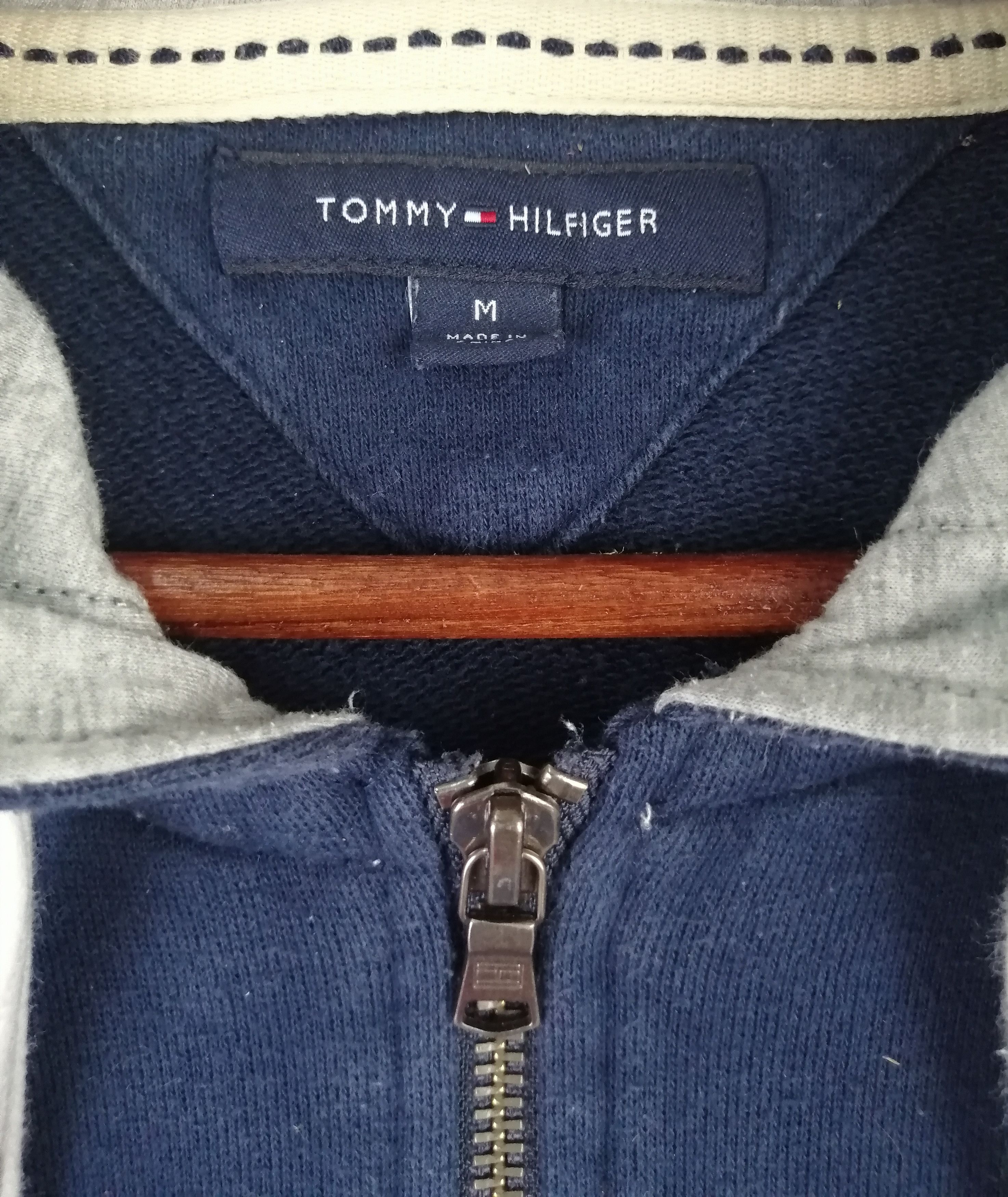 Tommy Hilfiger Vintage!! Tommy Hilfiger 1985 Full Zipper Hoodie Size US M / EU 48-50 / 2 - 5 Thumbnail