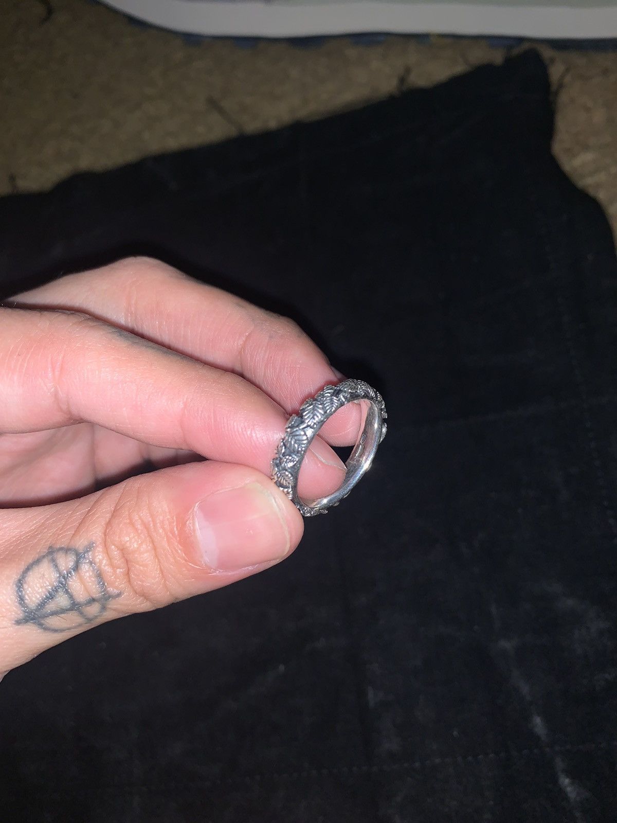 Ugo Cacciatori Tiny Leaves Ring : size 10 | Grailed