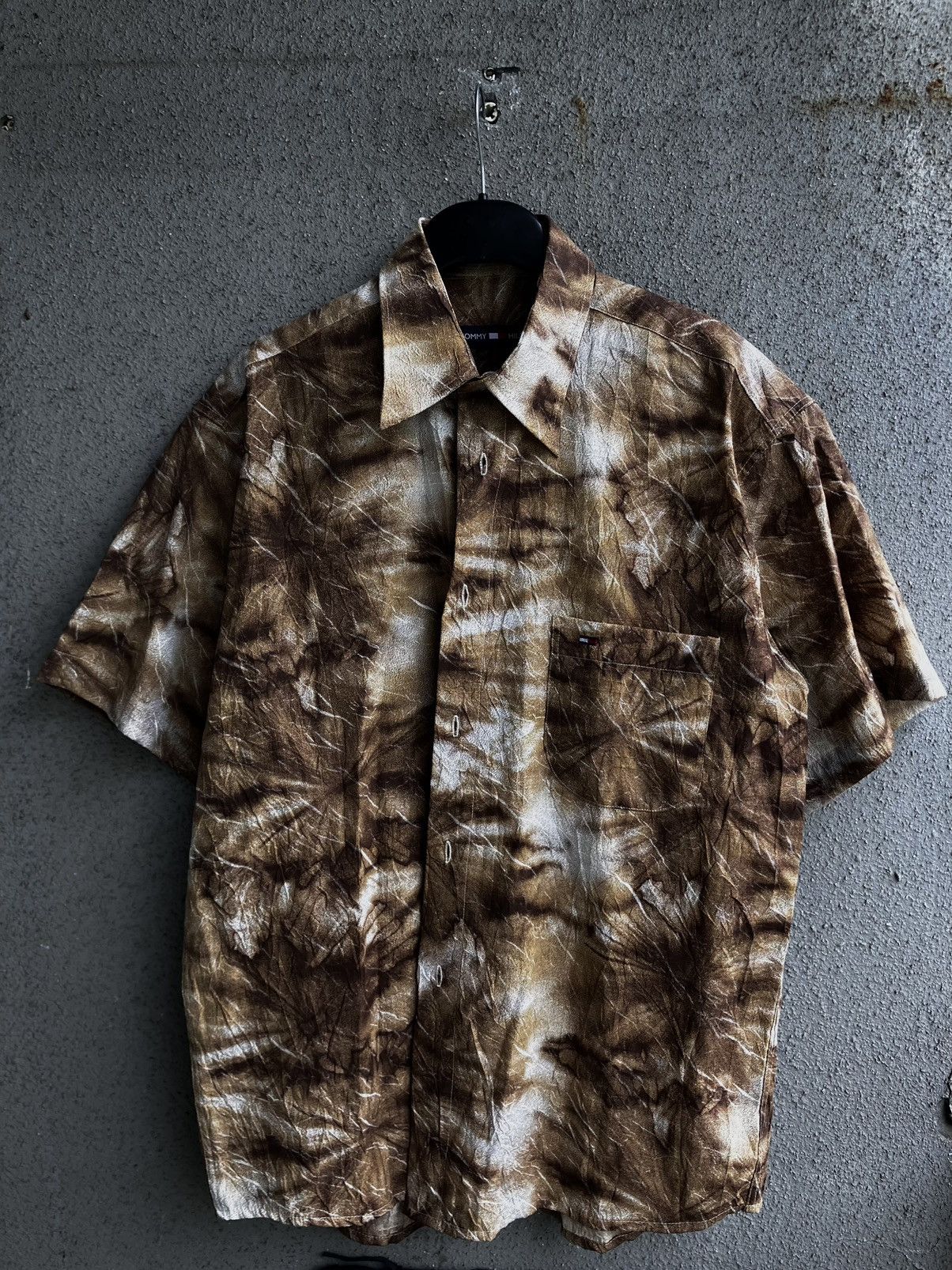 Tommy Hilfiger × Vintage Tommy Hilfiger Vintage Coffee Tir Dye Shirt Size US M / EU 48-50 / 2 - 2 Thumbnail