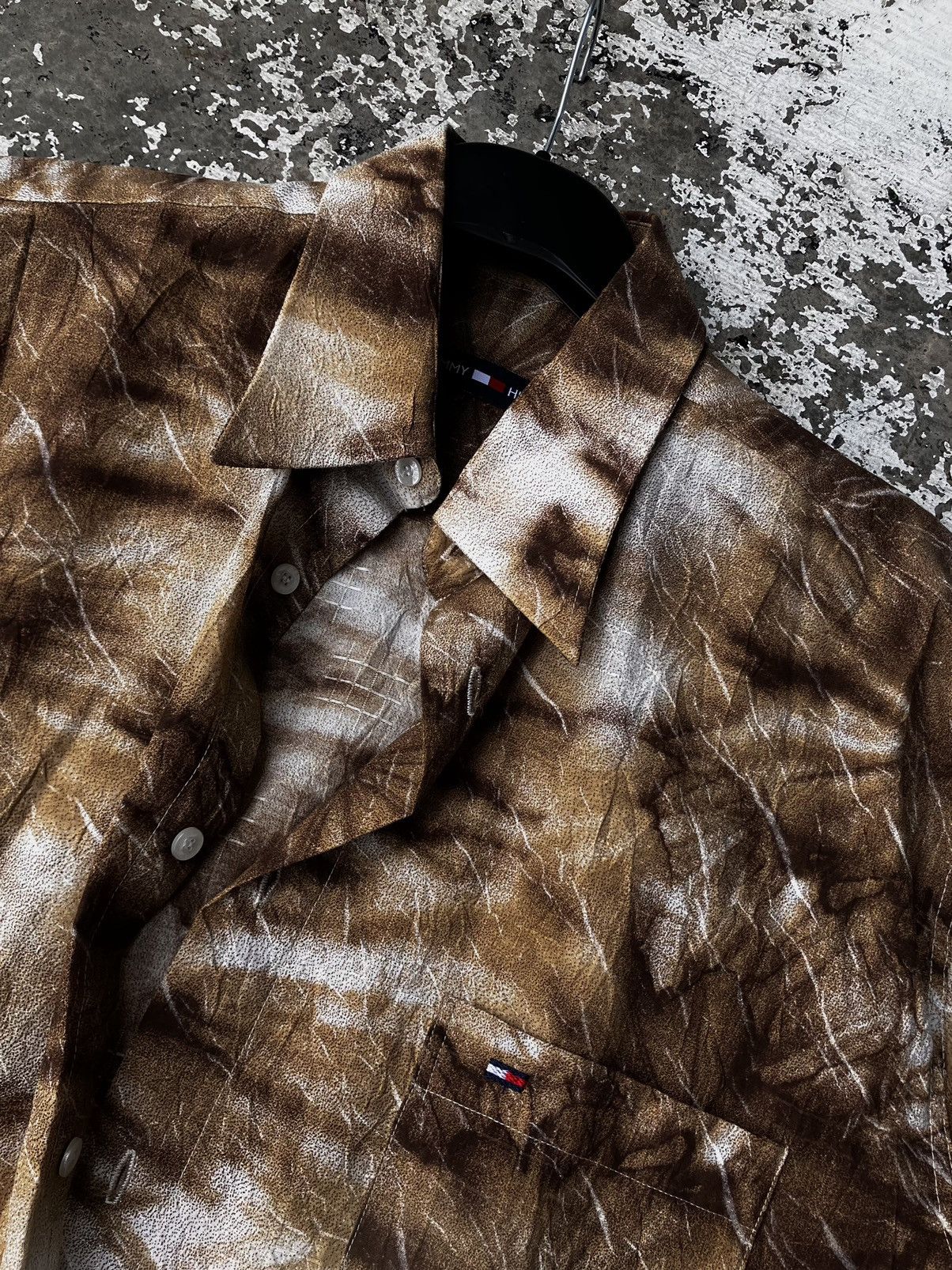 Tommy Hilfiger × Vintage Tommy Hilfiger Vintage Coffee Tir Dye Shirt Size US M / EU 48-50 / 2 - 5 Thumbnail