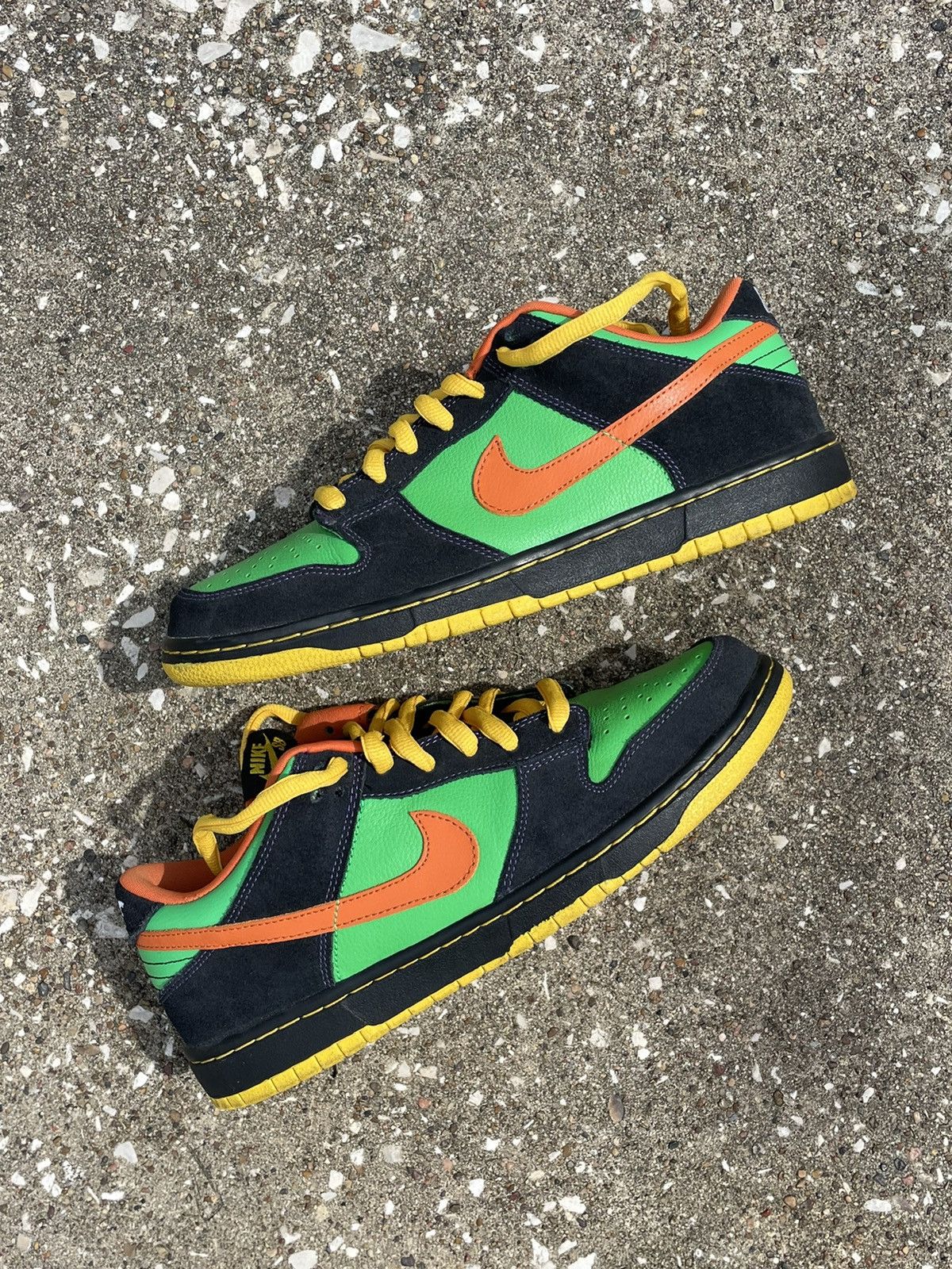 Nike Dunk Low Green Spark/Hoop Orange Size US 10 / EU 43 - 6 Thumbnail