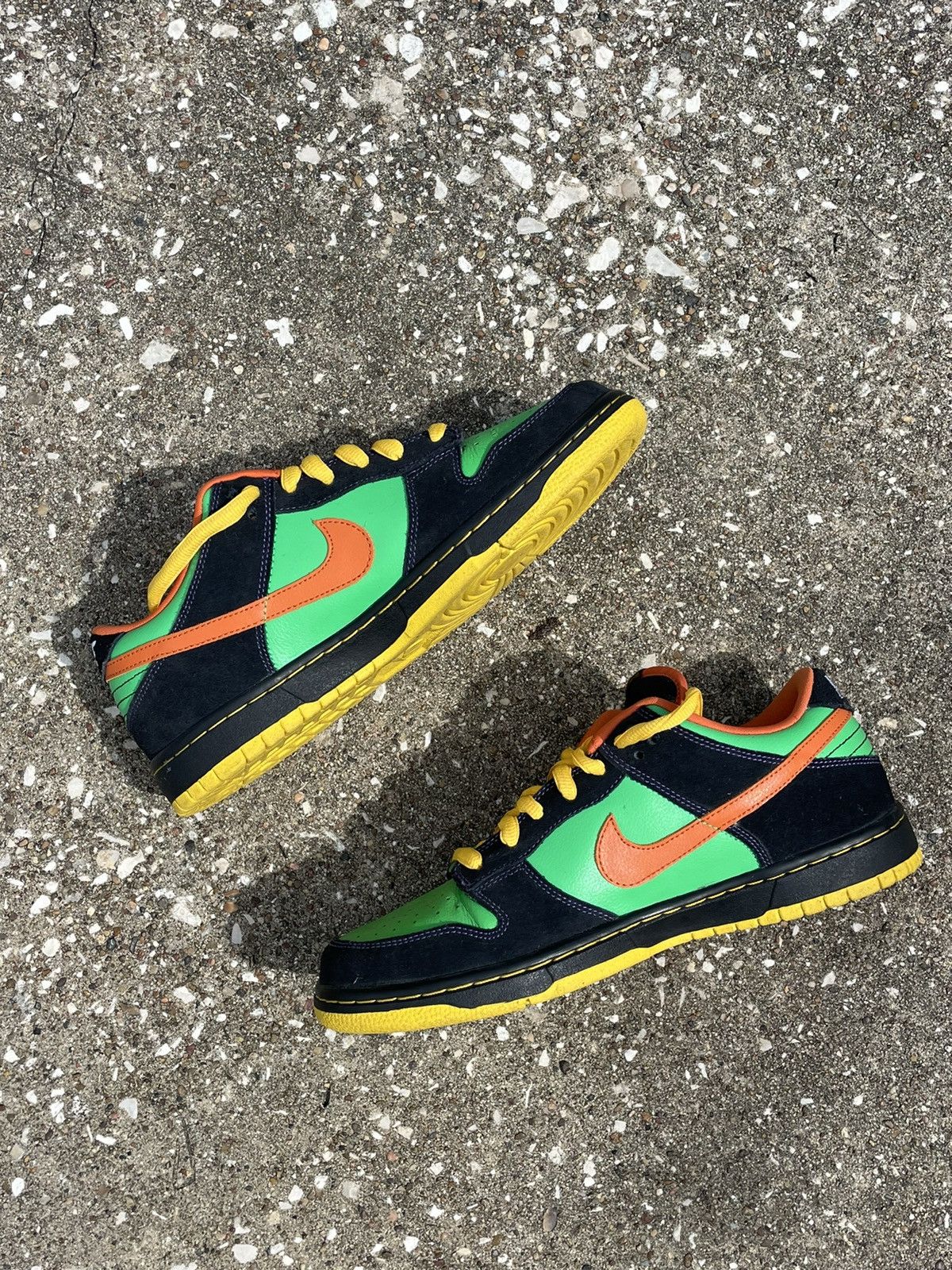 Nike Dunk Low Green Spark/Hoop Orange Size US 10 / EU 43 - 5 Thumbnail