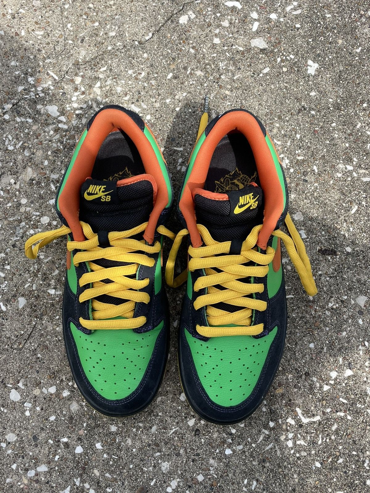 Nike Dunk Low Green Spark/Hoop Orange Size US 10 / EU 43 - 2 Thumbnail