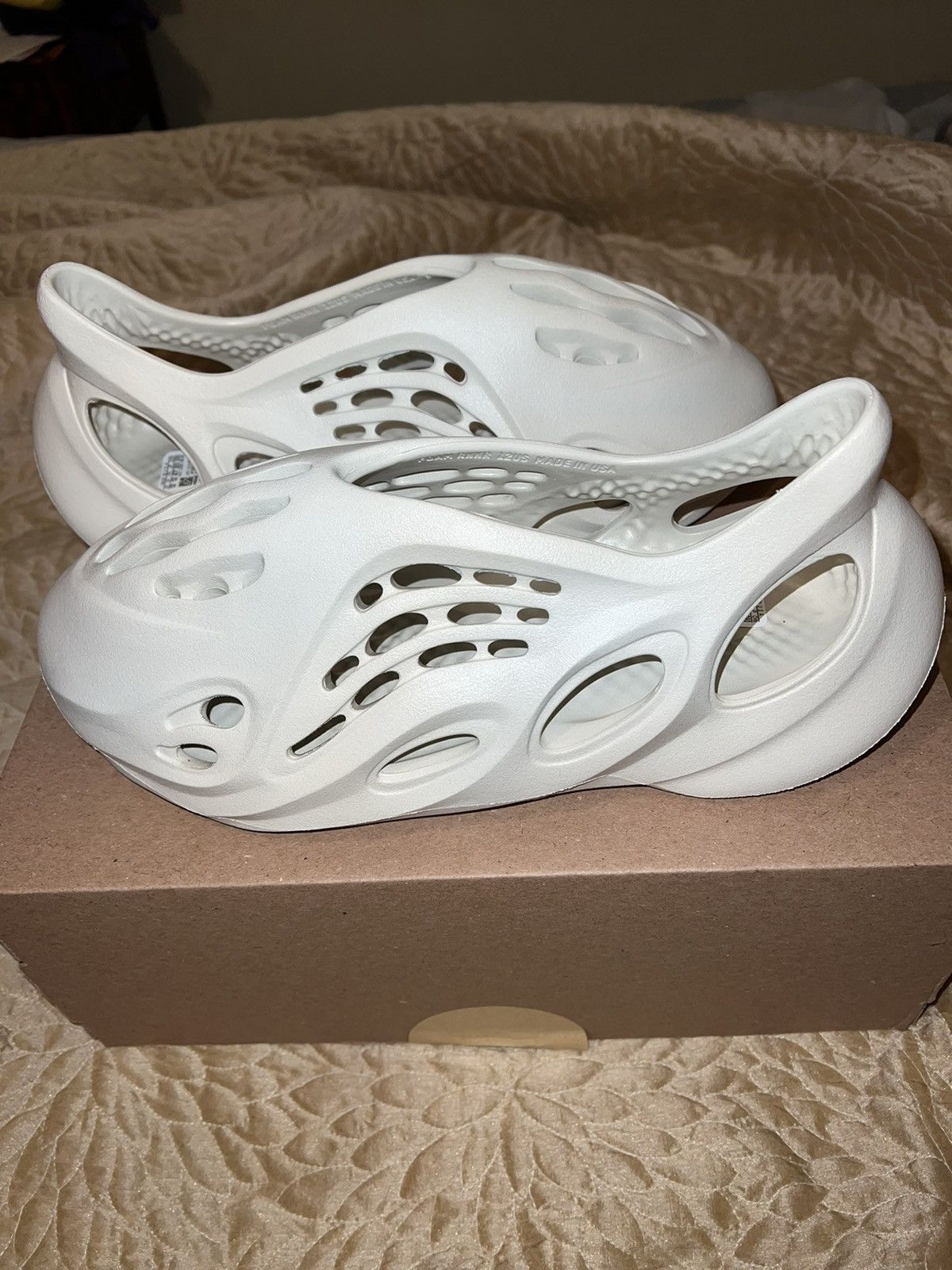 yeezy foam rnnr ararat sneakers