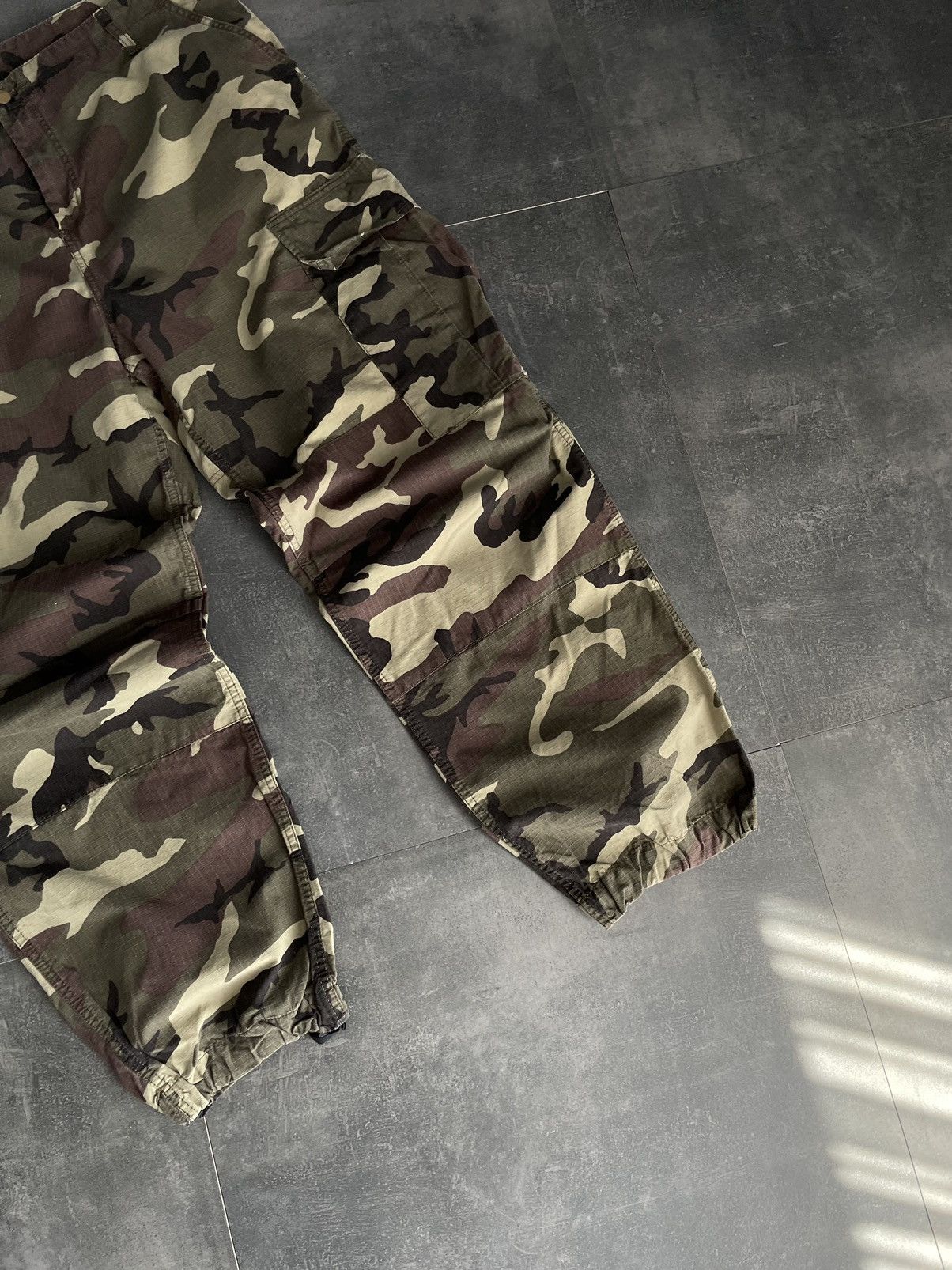 Carhartt Vintage Carhartt Camo Military Cargo Pants Joggers Size 38 Size US 38 / EU 54 - 3 Thumbnail