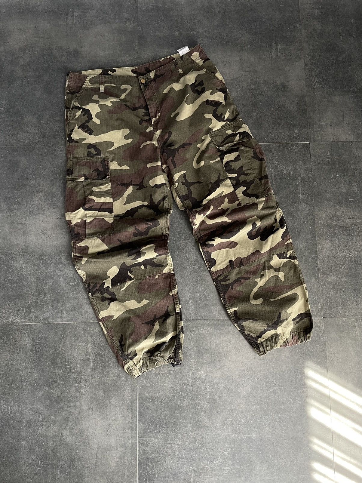 Carhartt Vintage Carhartt Camo Military Cargo Pants Joggers Size 38 Size US 38 / EU 54 - 2 Thumbnail