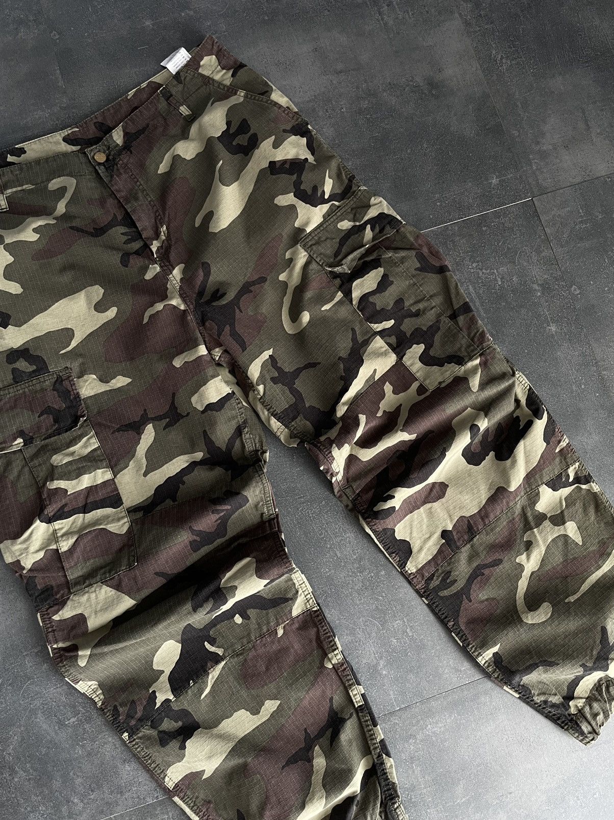 Carhartt Vintage Carhartt Camo Military Cargo Pants Joggers Size 38 Size US 38 / EU 54 - 7 Thumbnail