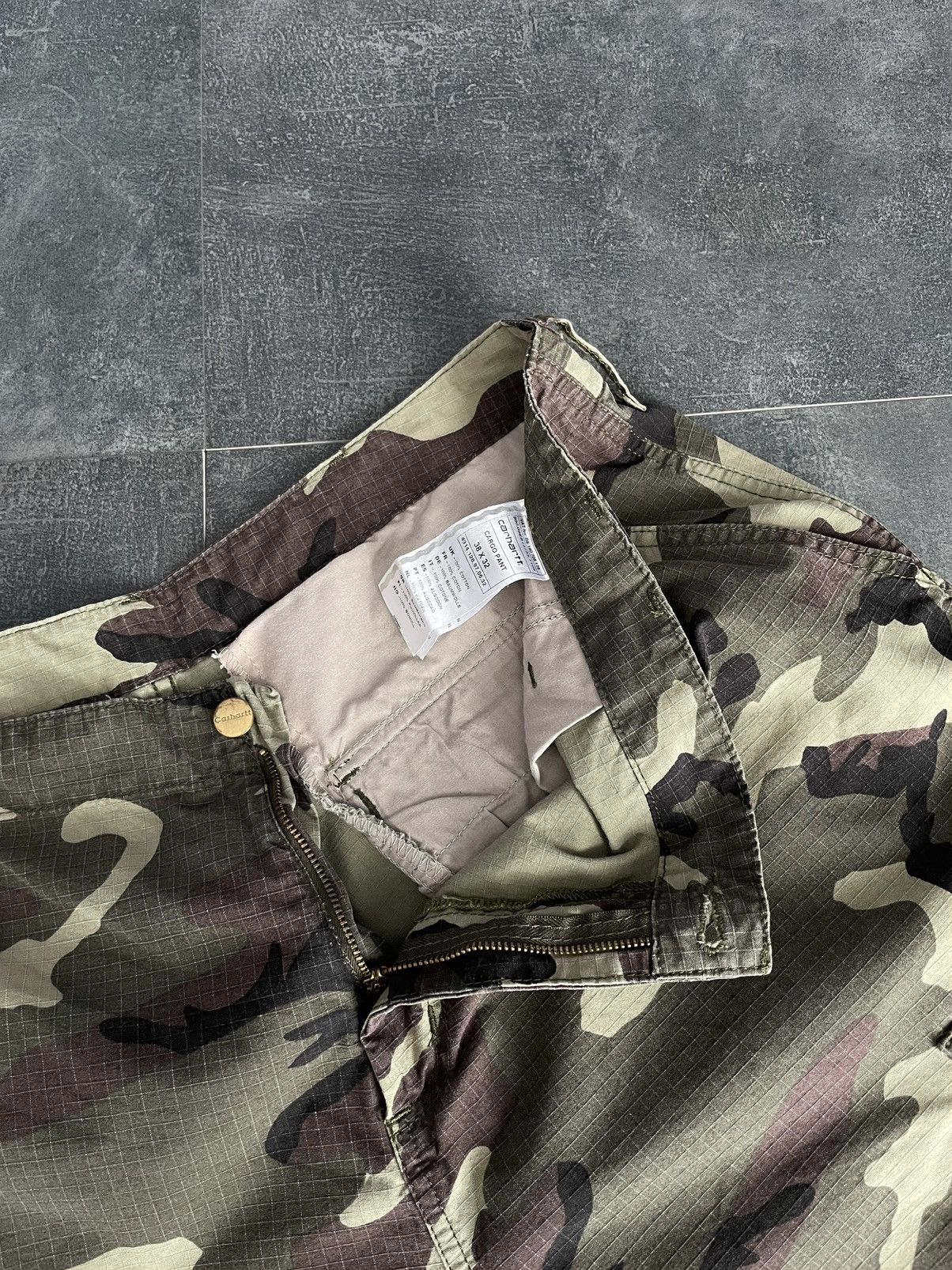 Carhartt Vintage Carhartt Camo Military Cargo Pants Joggers Size 38 Size US 38 / EU 54 - 9 Thumbnail