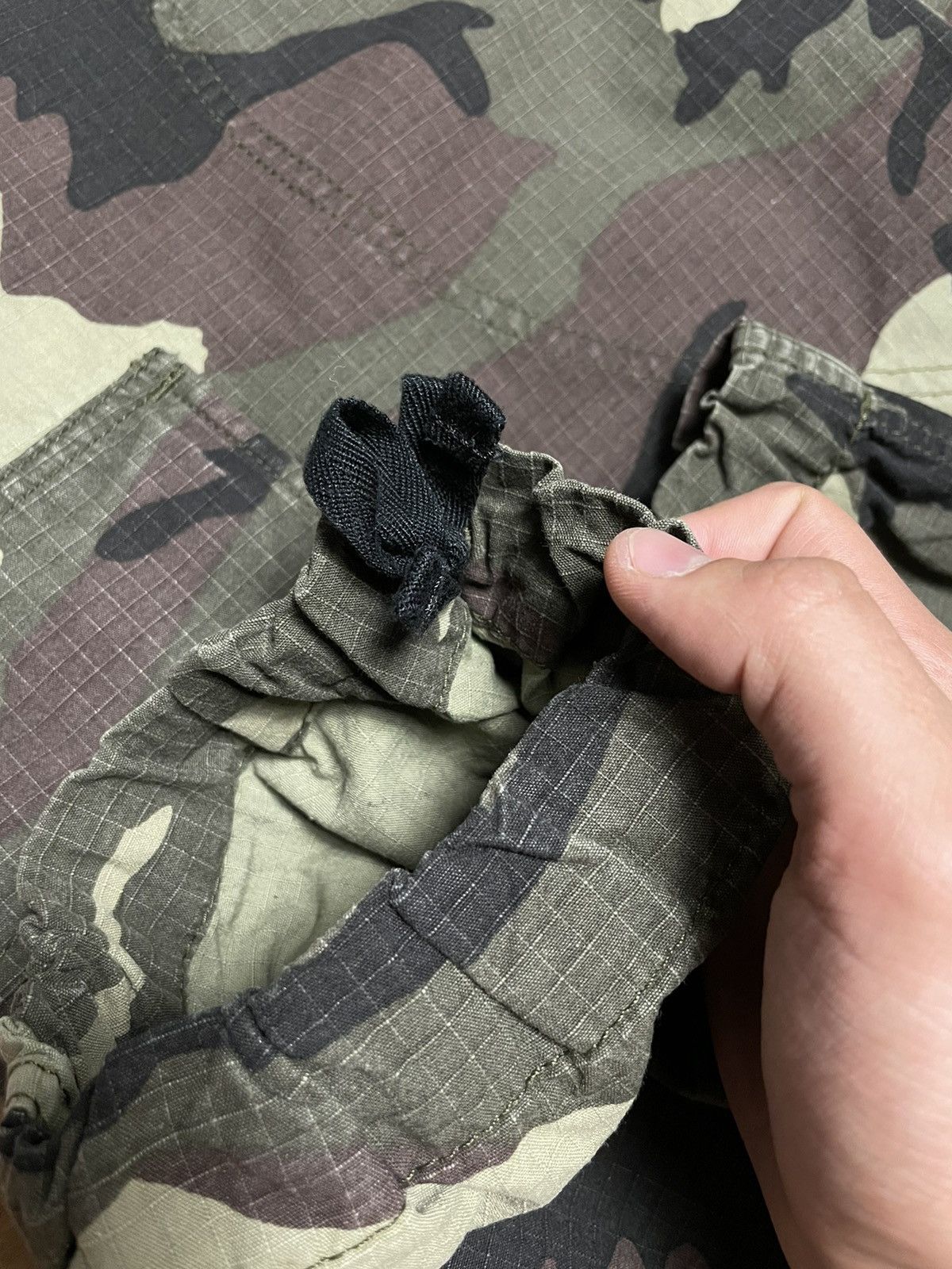 Carhartt Vintage Carhartt Camo Military Cargo Pants Joggers Size 38 Size US 38 / EU 54 - 18 Thumbnail