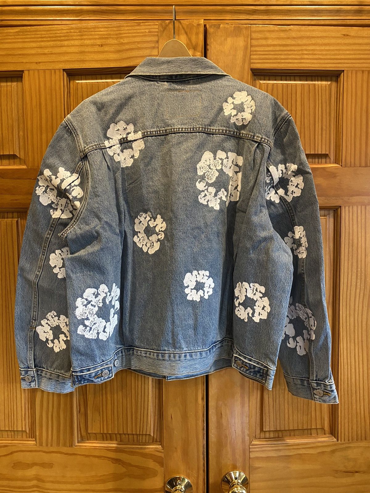 DENIM TEARS × Levi's Levi's Denim Tears Type 2 Wreath Light Wash Jacket Size US XL / EU 56 / 4 - 7 Thumbnail