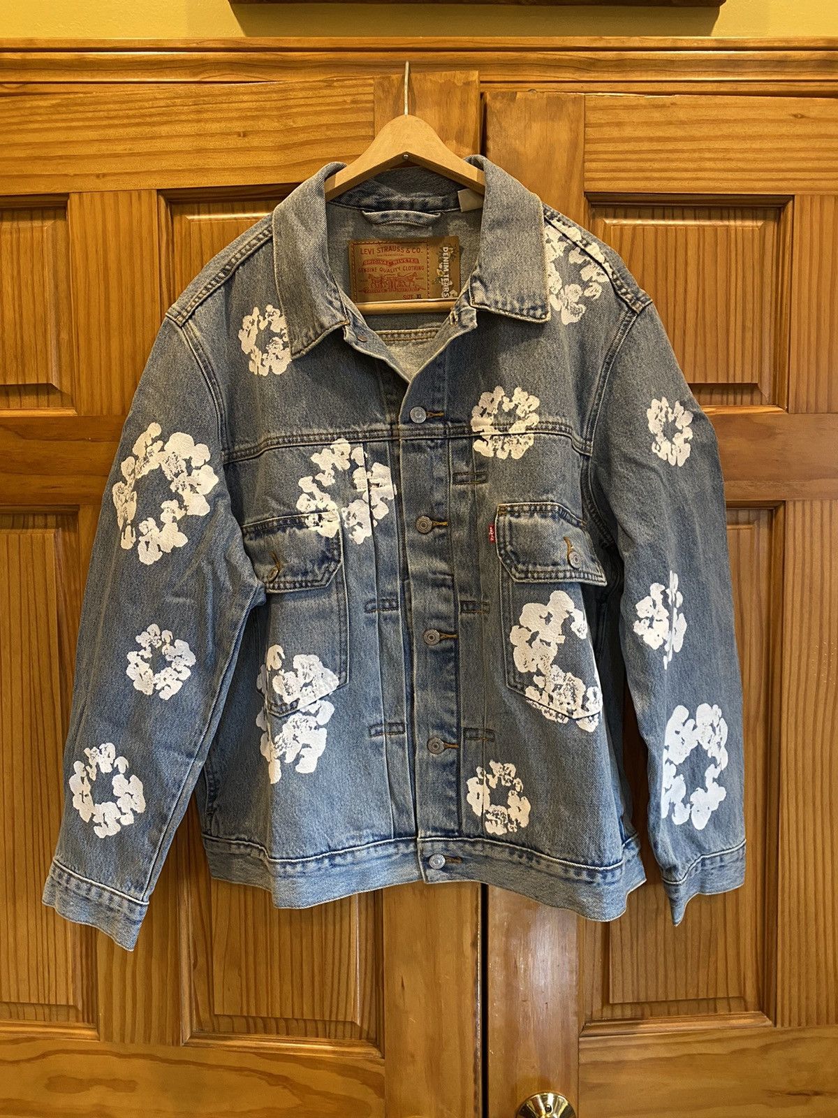 DENIM TEARS × Levi's Levi's Denim Tears Type 2 Wreath Light Wash Jacket Size US XL / EU 56 / 4 - 6 Thumbnail