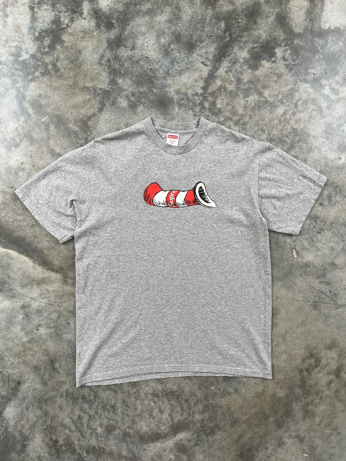 Supreme Supreme Cat in the Hat Tee Heather Grey Medium FW18 ❄️ Size US M / EU 48-50 / 2 - 1 Thumbnail