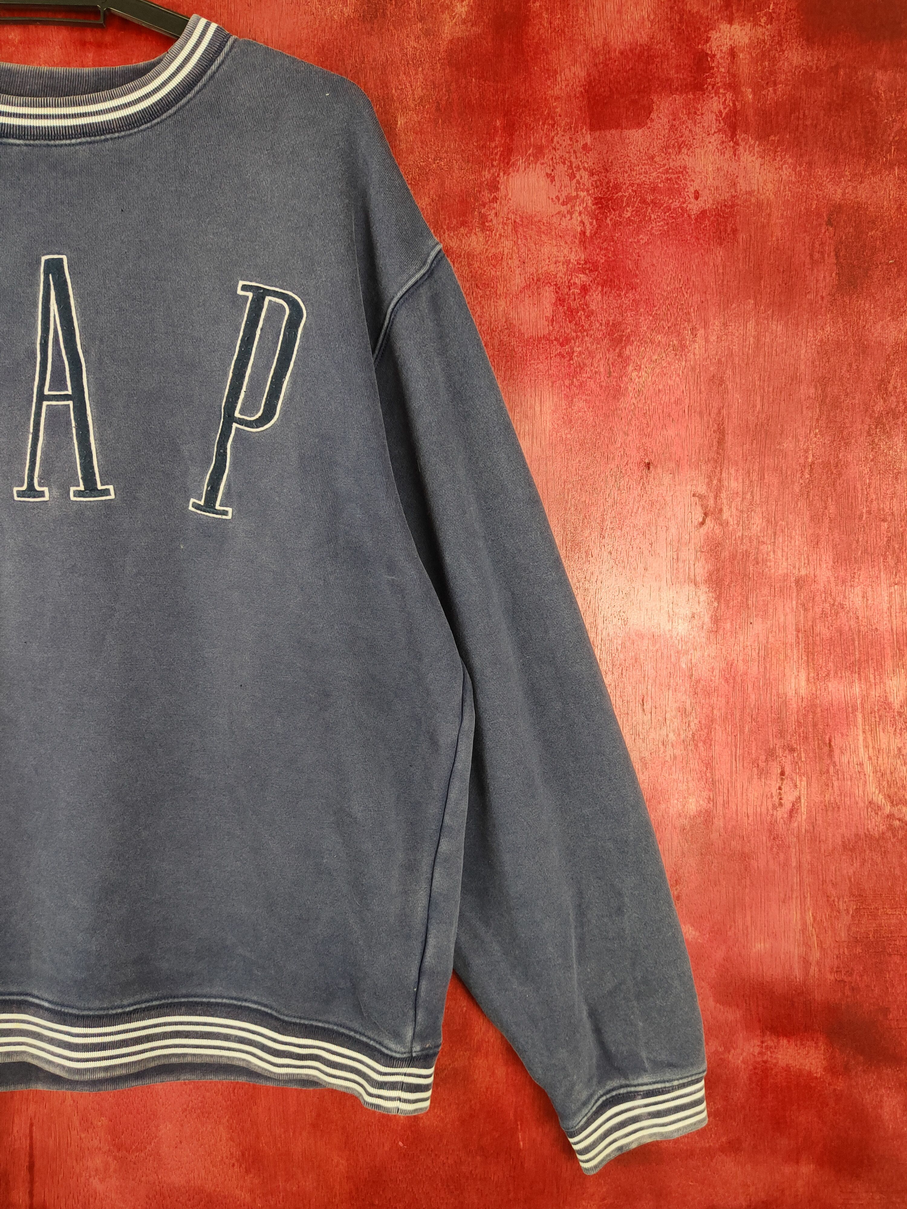 Gap Gap Dark Blue Sweatshirt kenye west vintage #S343 Size US M / EU 48-50 / 2 - 4 Thumbnail