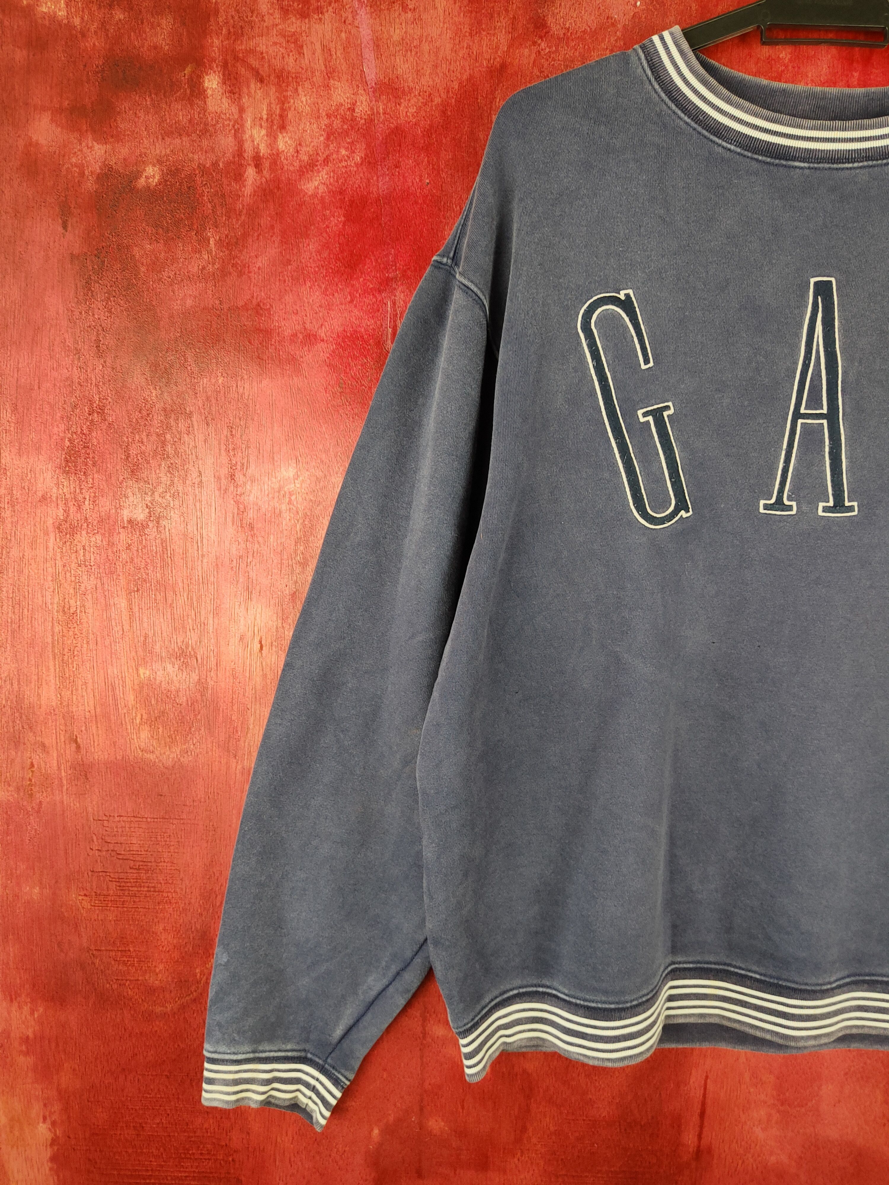 Gap Gap Dark Blue Sweatshirt kenye west vintage #S343 Size US M / EU 48-50 / 2 - 3 Thumbnail