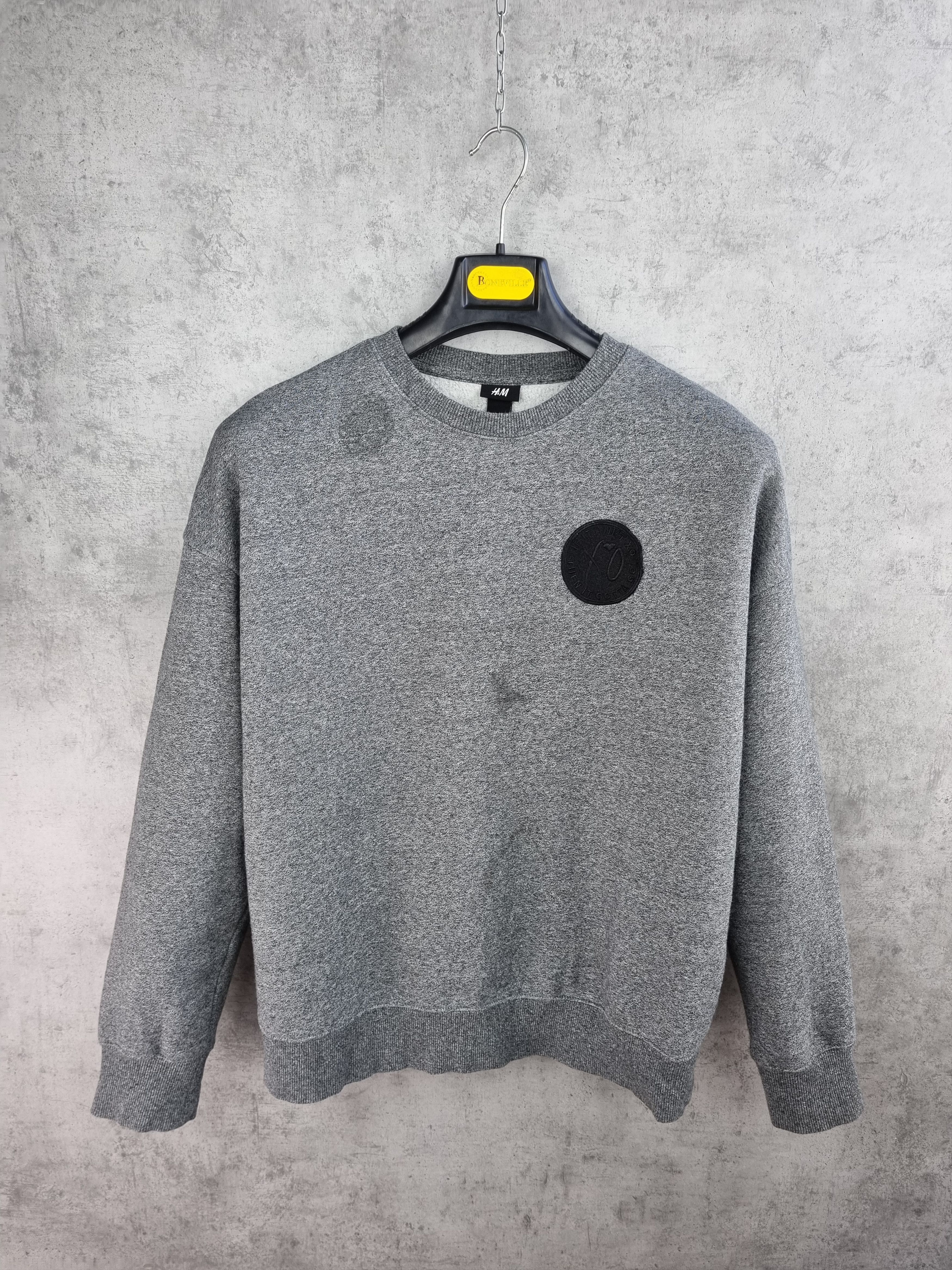 H&M × The Weeknd H&M XO The Weeknd We can own it Painted Logo sweatshirt Size US M / EU 48-50 / 2 - 4 Thumbnail