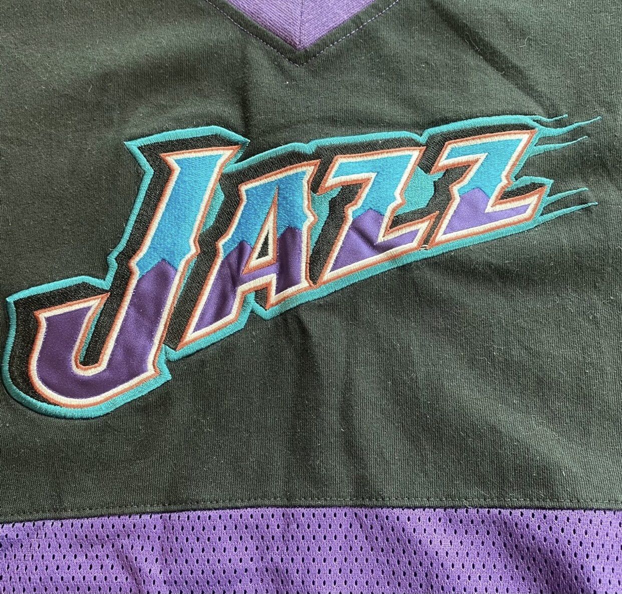 NBA Vintage Utah Jazz NBA Starter Jersey Size US M / EU 48-50 / 2 - 8 Thumbnail