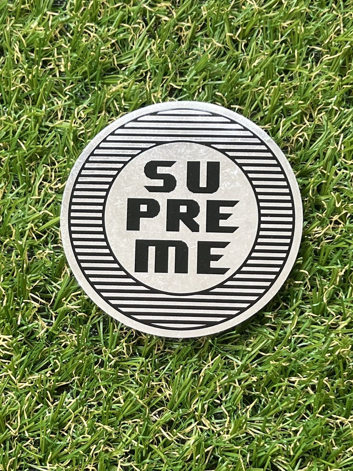 Supreme Supreme Sticker Size ONE SIZE - 1 Thumbnail