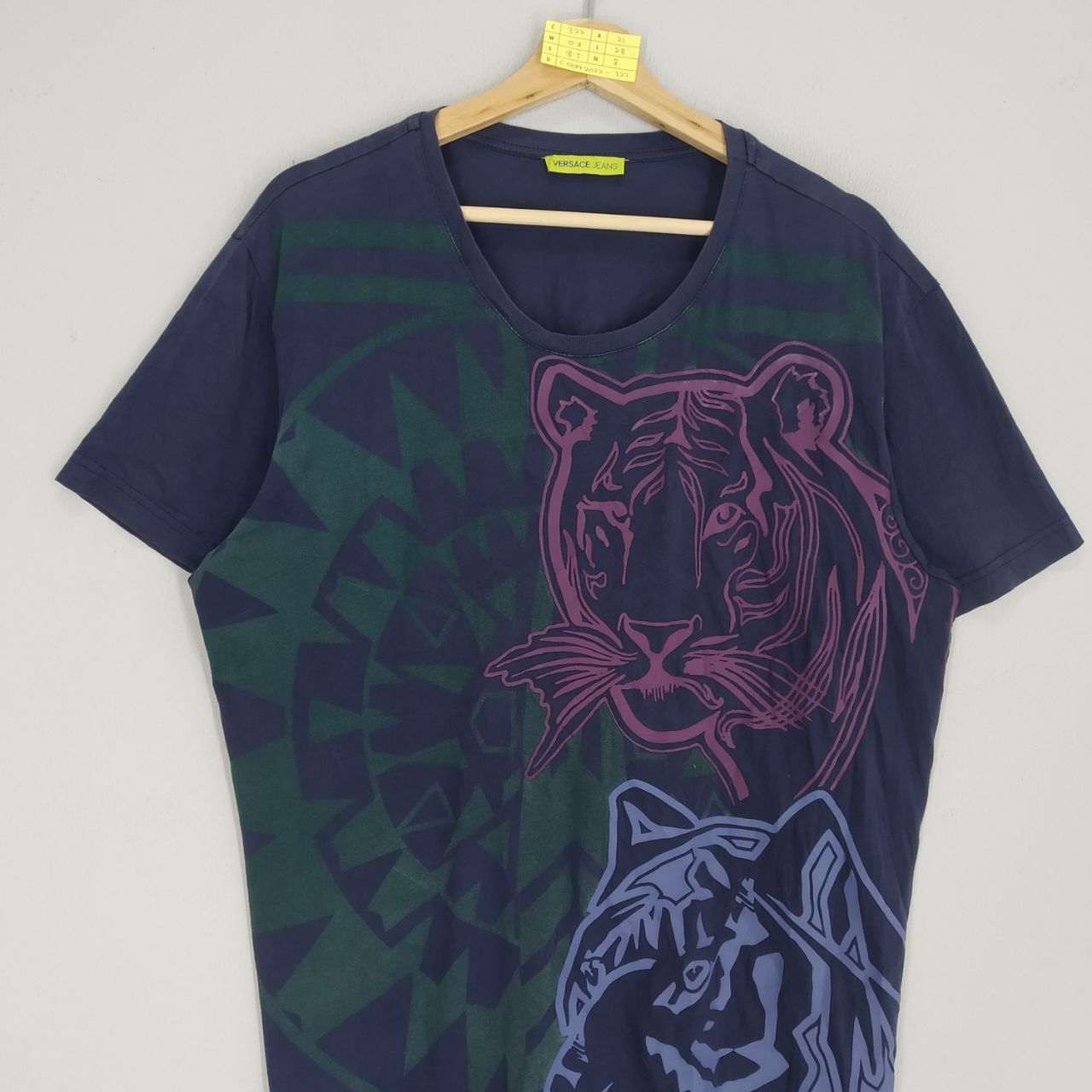 Versace × Vintage Rare!! Versace Jeans Fullprint Tiger Design T-shirt Size US L / EU 52-54 / 3 - 3 Thumbnail