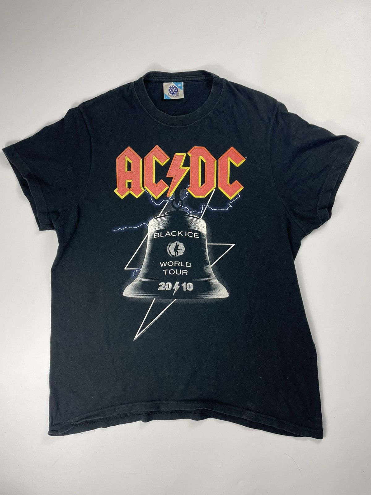 Ac/Dc × Band Tees × Vintage Tshirt Vintage ACDC World Tour 2010 Black ...