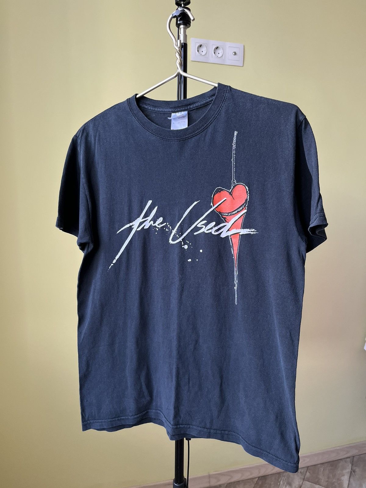 Vtg The Used Shirt Emo In Love and Death Heart Logo