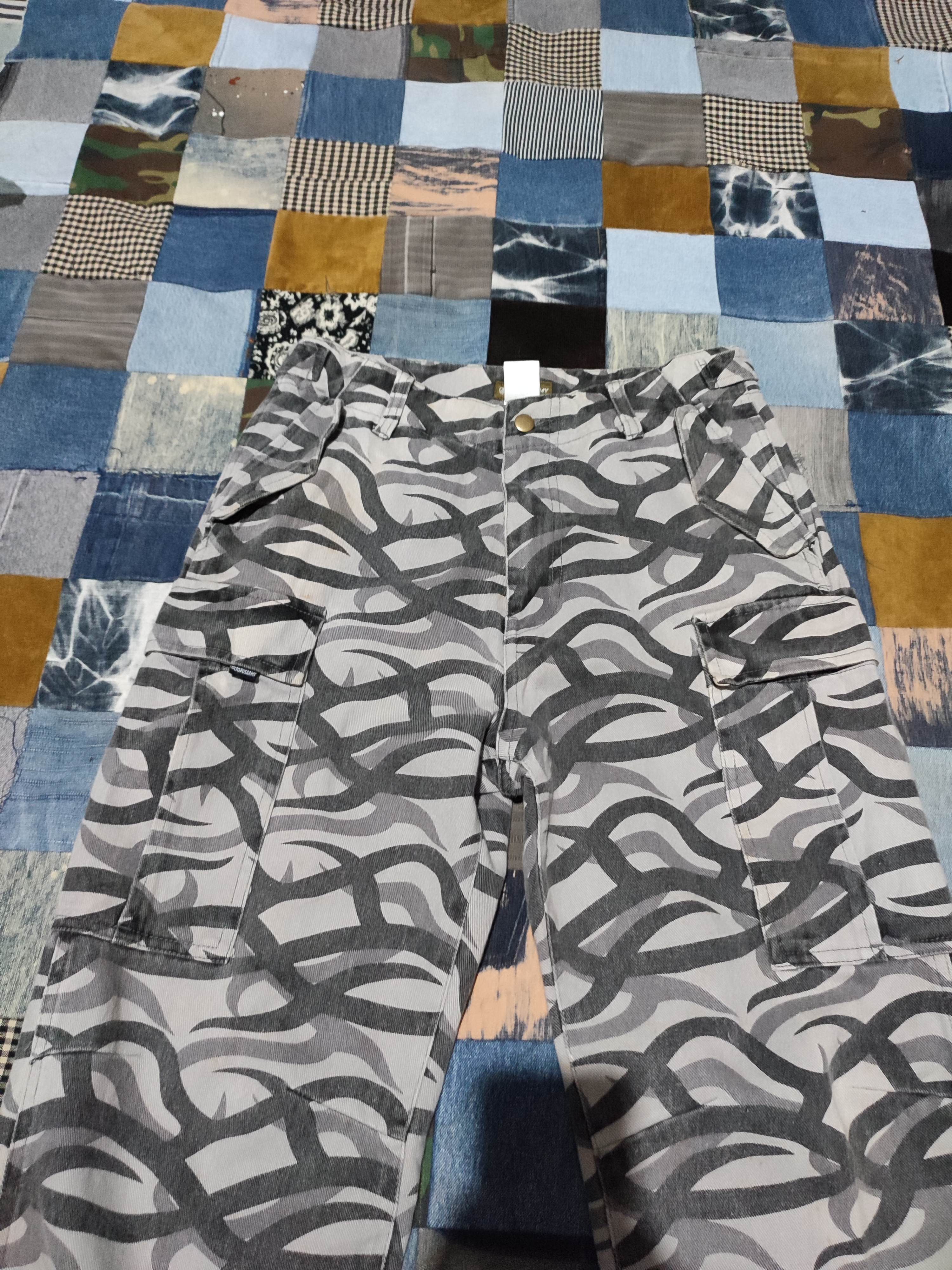 Japanese Brand 🔥Octopus Army Tribal Camo Cargo Pants Size US 31 - 2 Thumbnail