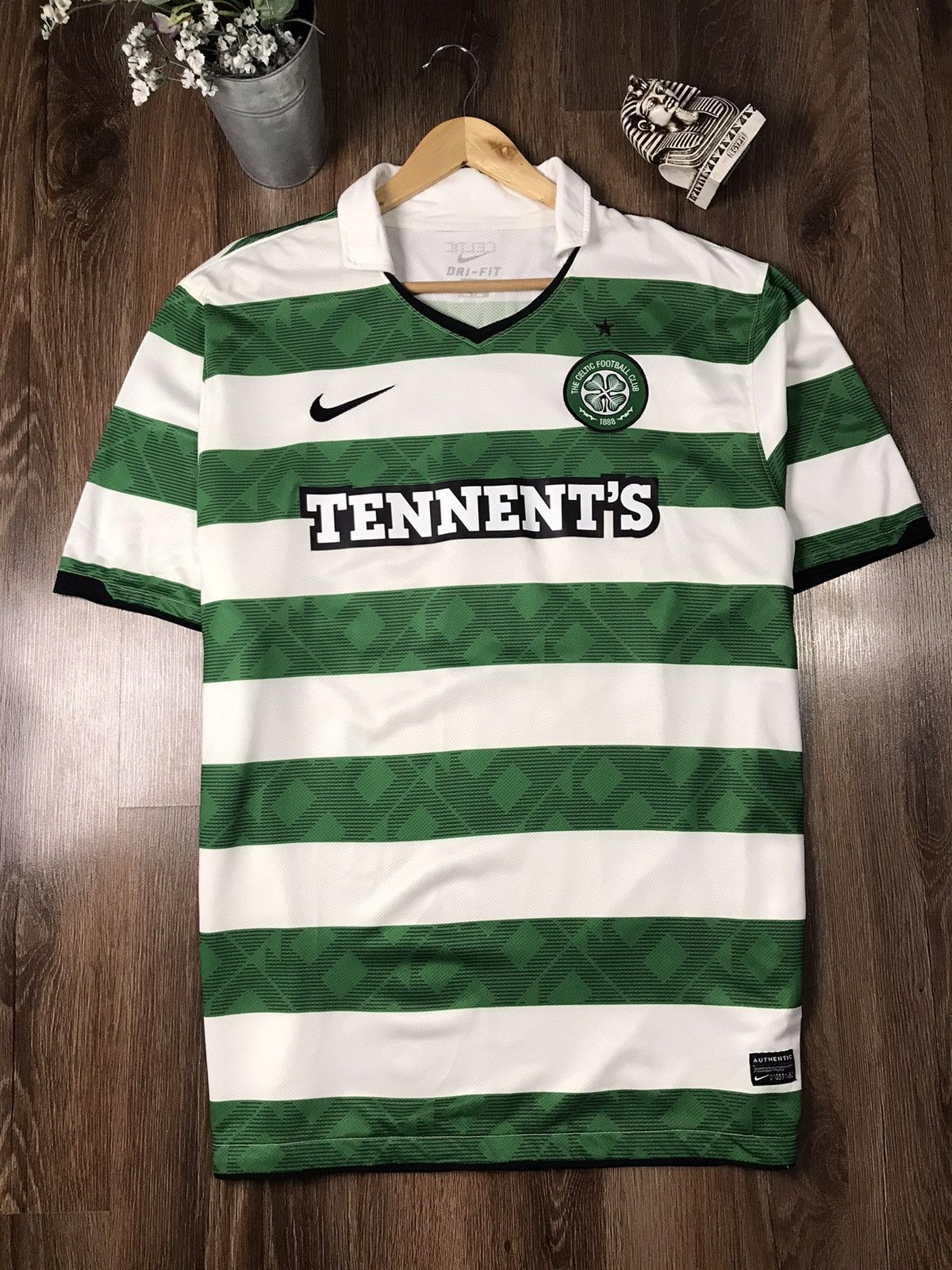 Nike × Vintage Nike Celtic Home S/S Jersey Vince#60 381813-378 Size US XXL / EU 58 / 5 - 1 Thumbnail