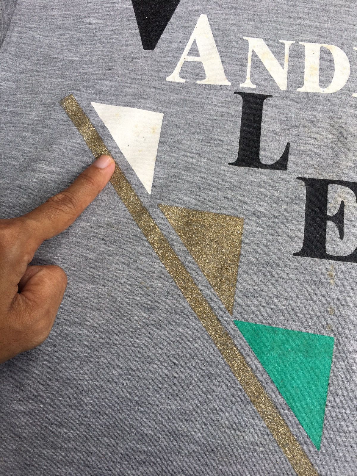 Valentino Vintage Andre Valentino Spellout Tshirt Size US L / EU 52-54 / 3 - 11 Thumbnail