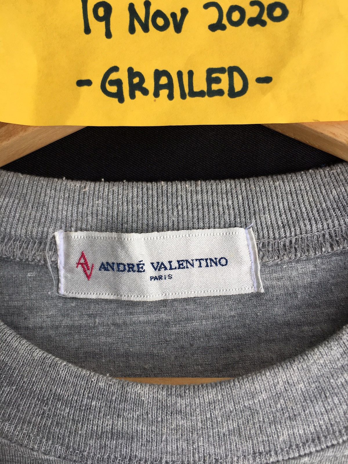 Valentino Vintage Andre Valentino Spellout Tshirt Size US L / EU 52-54 / 3 - 8 Thumbnail