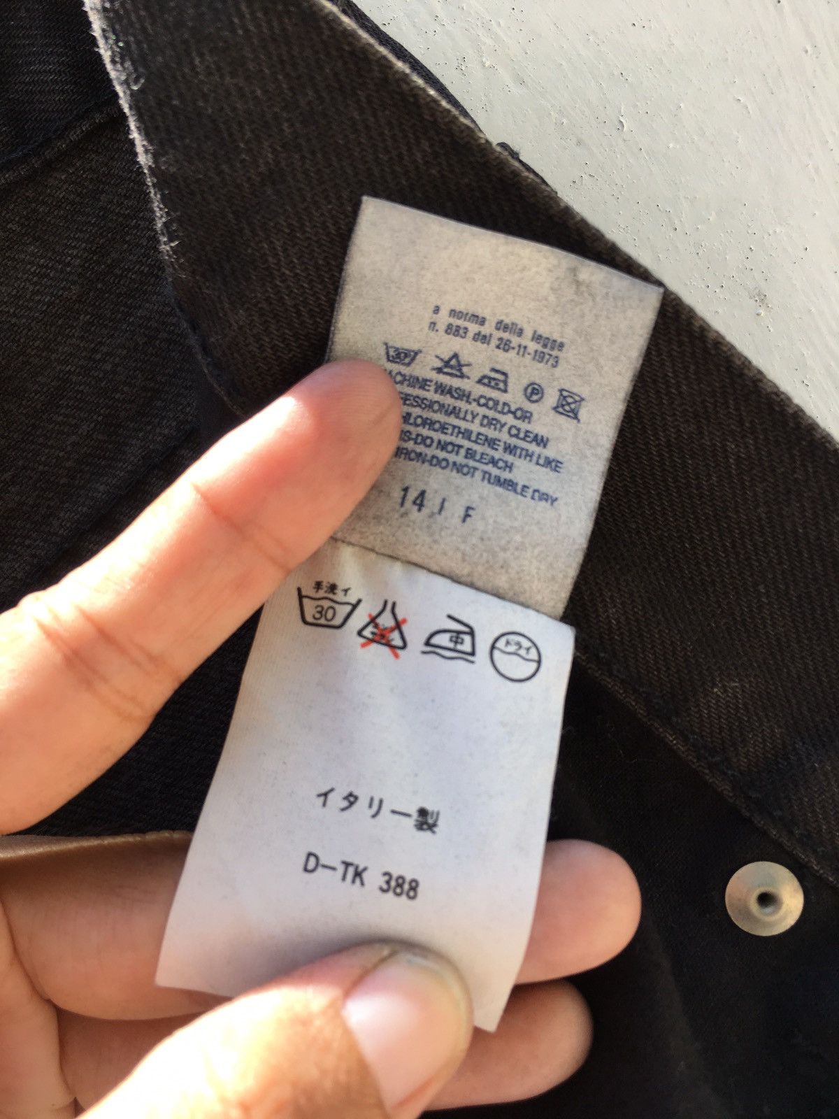 Versace Vintage Versace Medusa Loose Cut Jeans Size US 32 / EU 48 - 17 Thumbnail