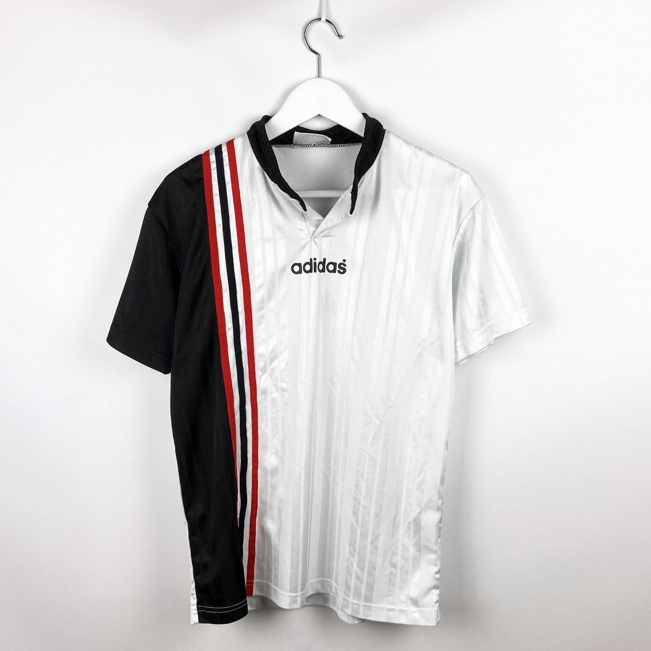 Adidas Vintage 90s Adidas Center Logo Embroidered Soccer Jersey Size US M / EU 48-50 / 2 - 1 Thumbnail