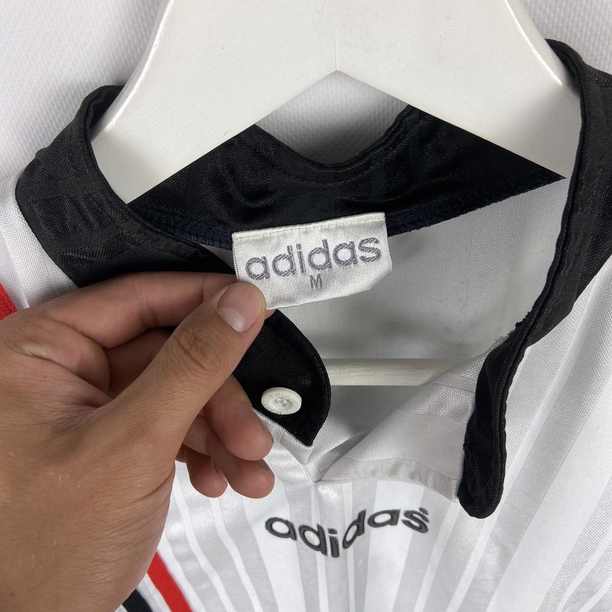 Adidas Vintage 90s Adidas Center Logo Embroidered Soccer Jersey Size US M / EU 48-50 / 2 - 4 Thumbnail