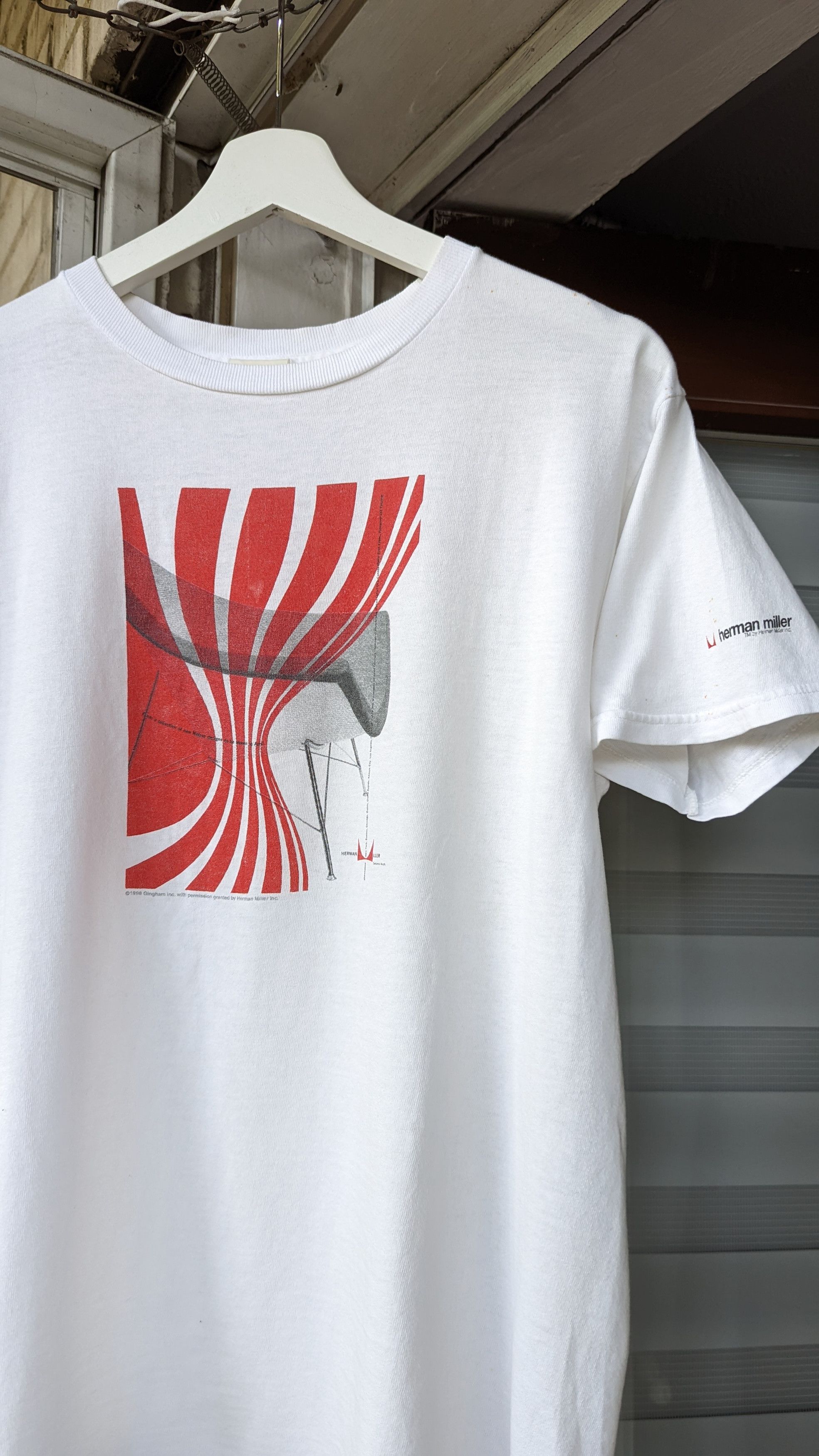 Vintage Vintage Herman Miller Coconut Chair T Shirt Art90s Size US M / EU 48-50 / 2 - 1 Thumbnail
