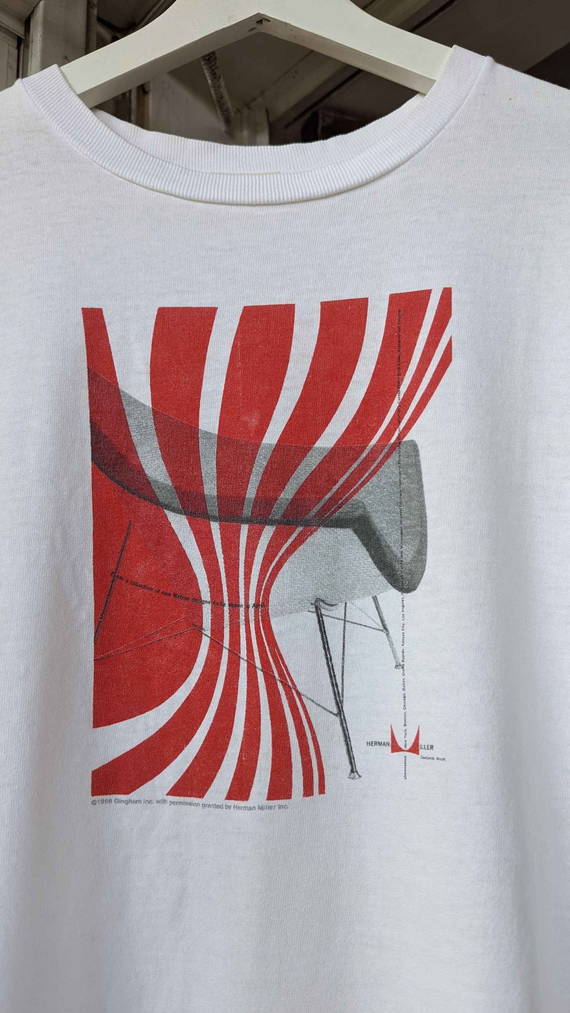 Vintage Vintage Herman Miller Coconut Chair T Shirt Art90s Size US M / EU 48-50 / 2 - 3 Thumbnail